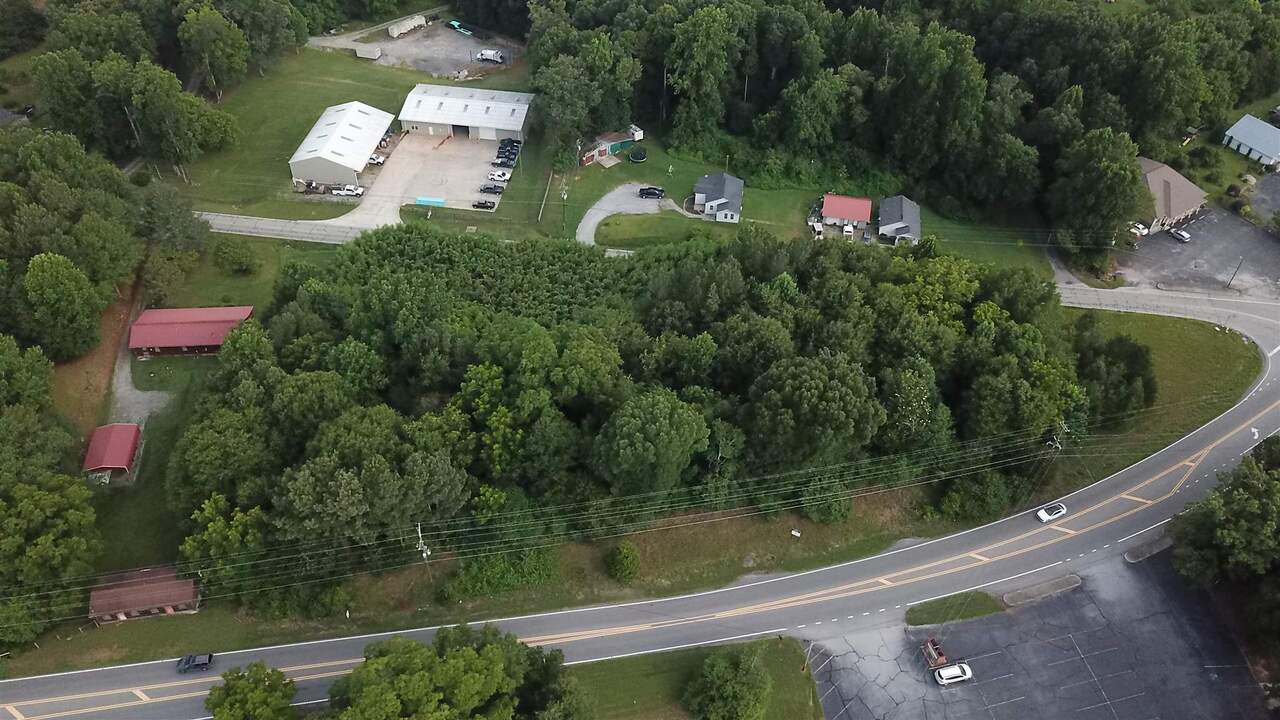 1029 N Hist Highway 441 Property Photo 2