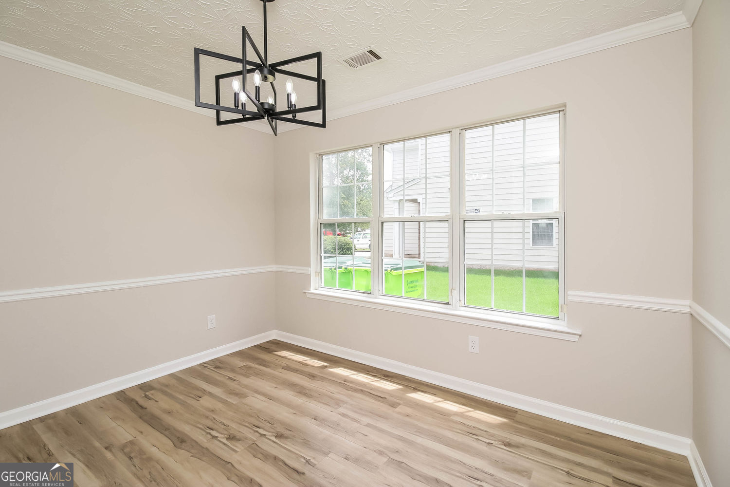 2527 Plymouth Way Se Property Photo 7