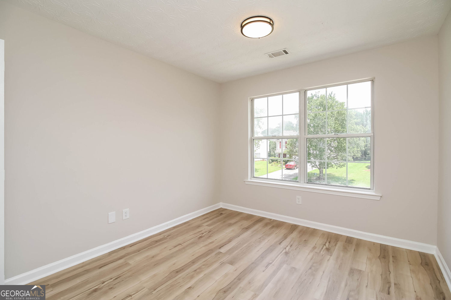 2527 Plymouth Way Se Property Photo 12