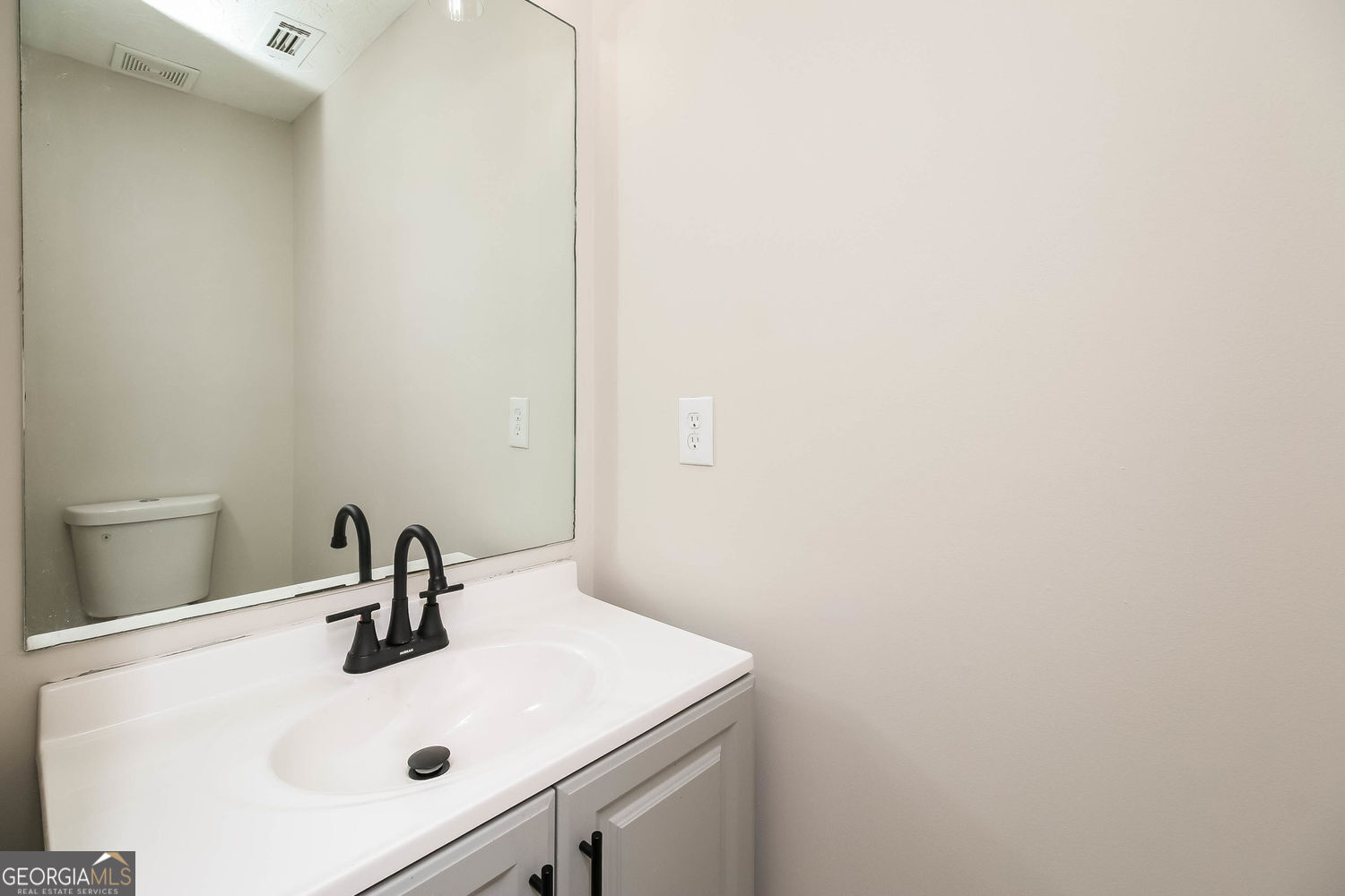 2527 Plymouth Way Se Property Photo 14