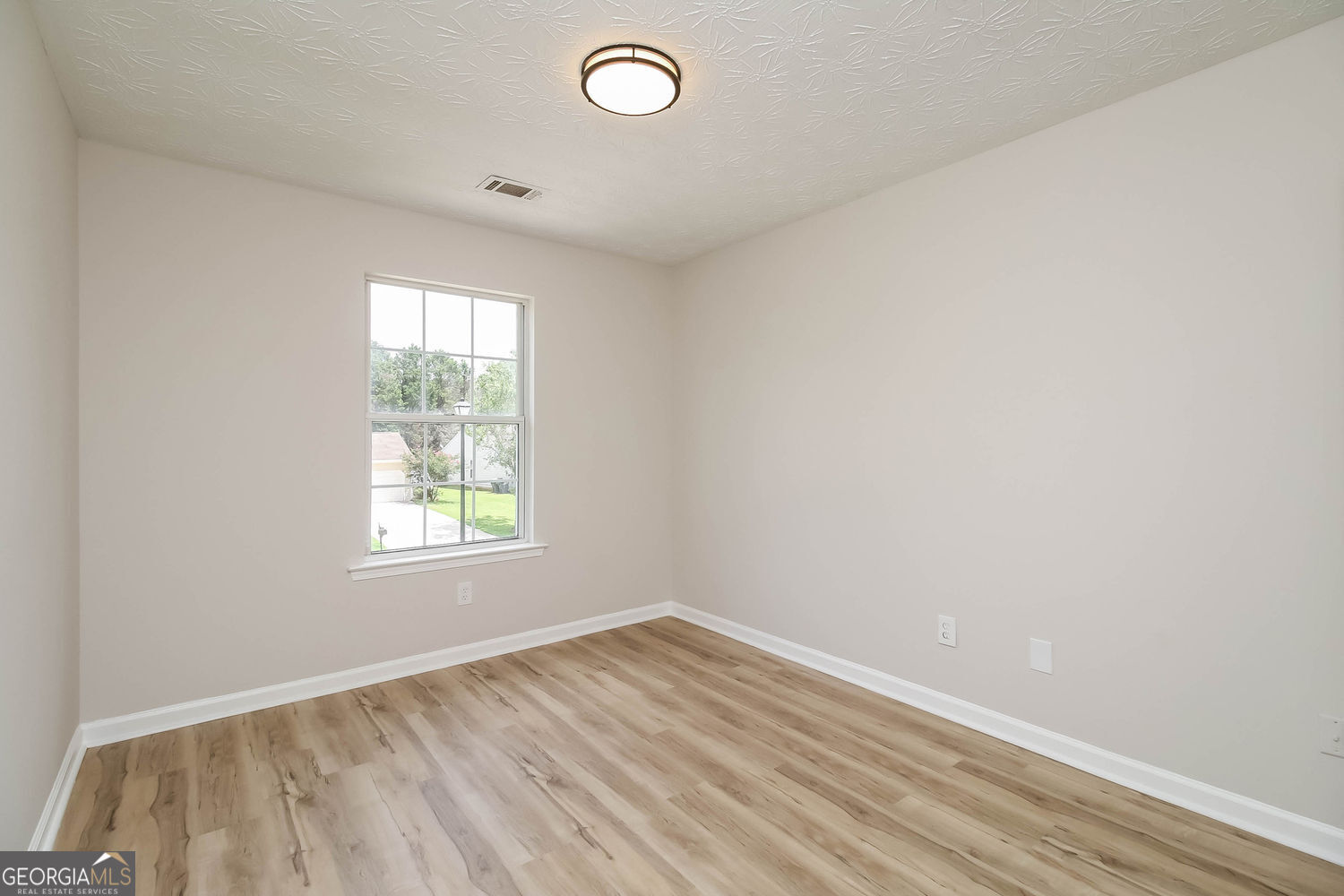 2527 Plymouth Way Se Property Photo 17