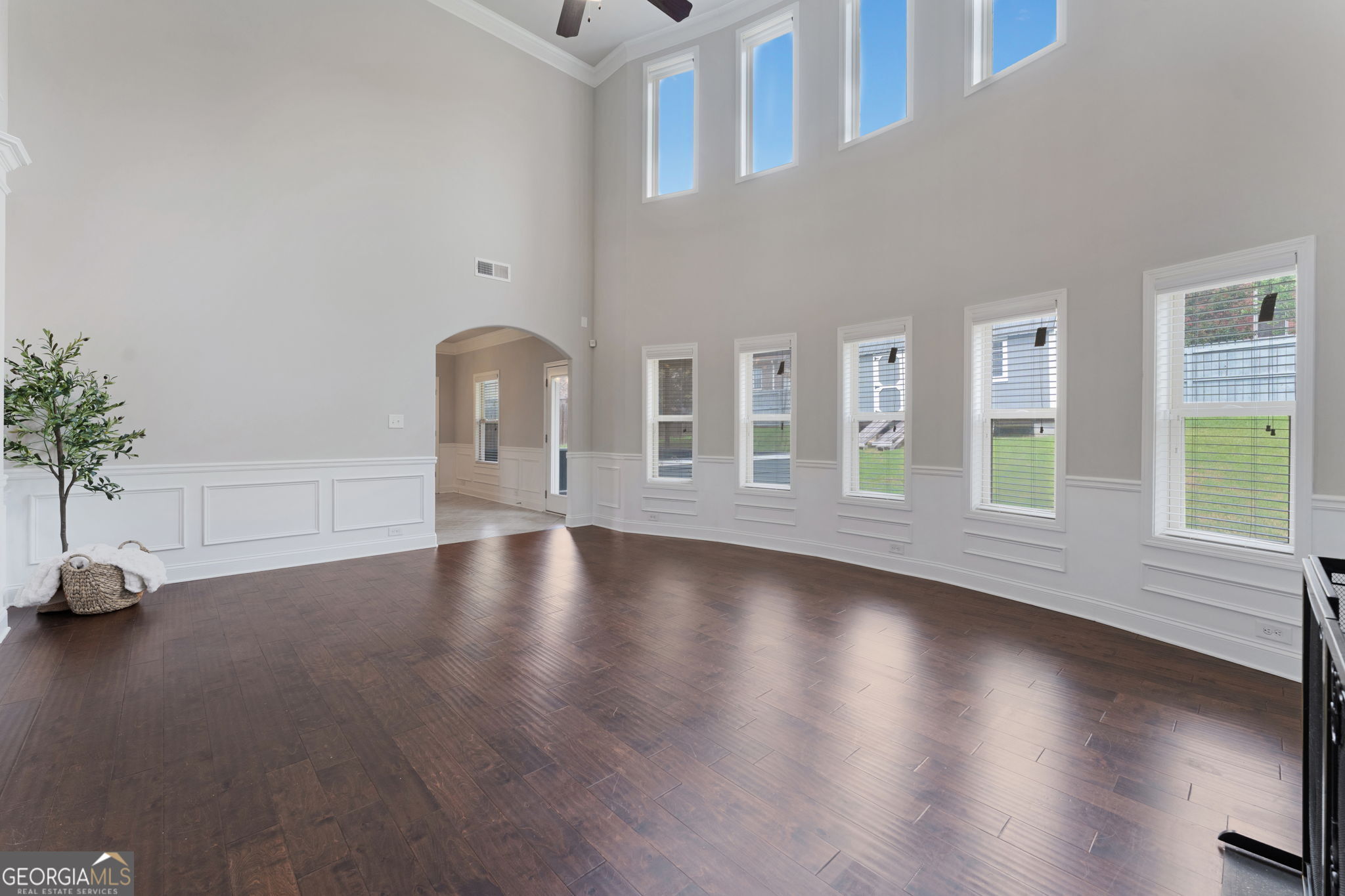 606 Shoshone Circle Property Photo 3