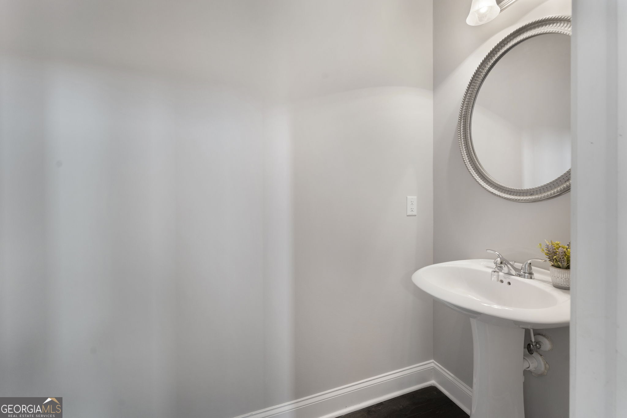 606 Shoshone Circle Property Photo 18
