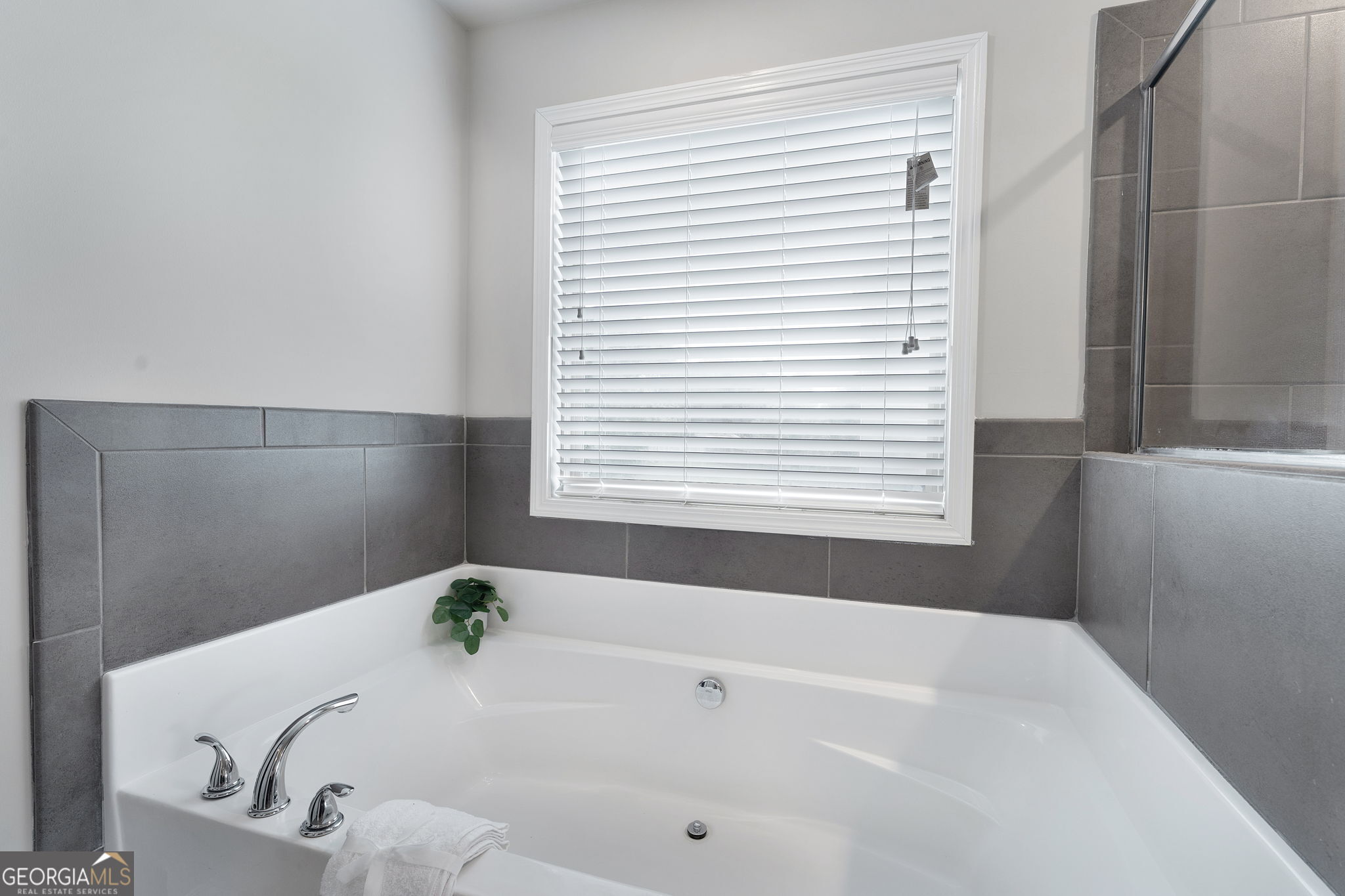 606 Shoshone Circle Property Photo 32
