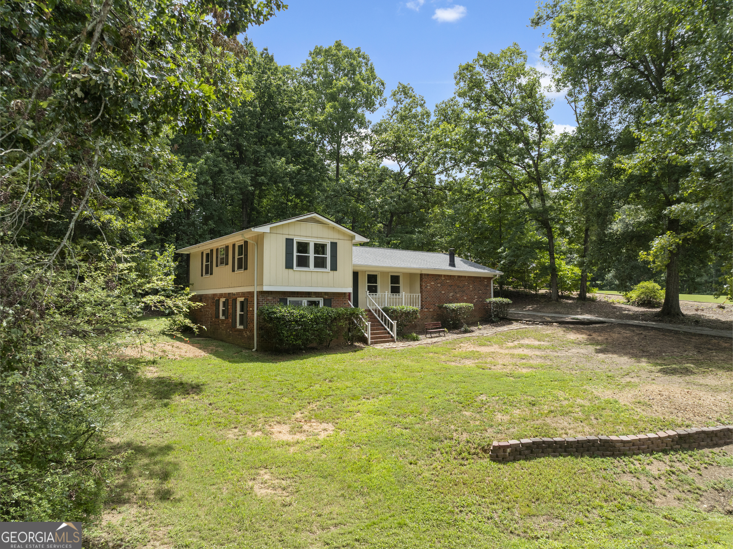 10 Thrushwood Road NE