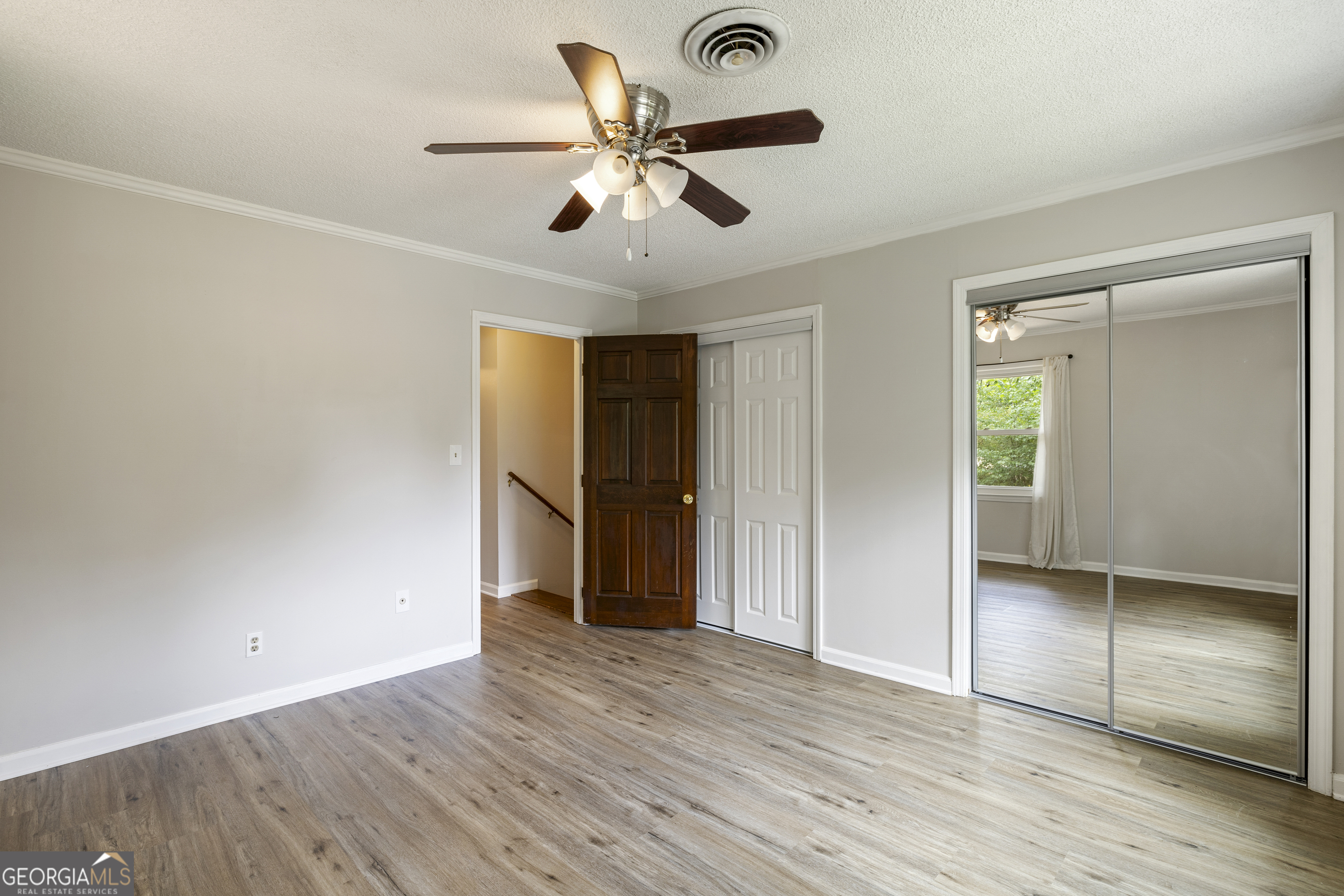 10 Thrushwood Road Ne Property Photo 16