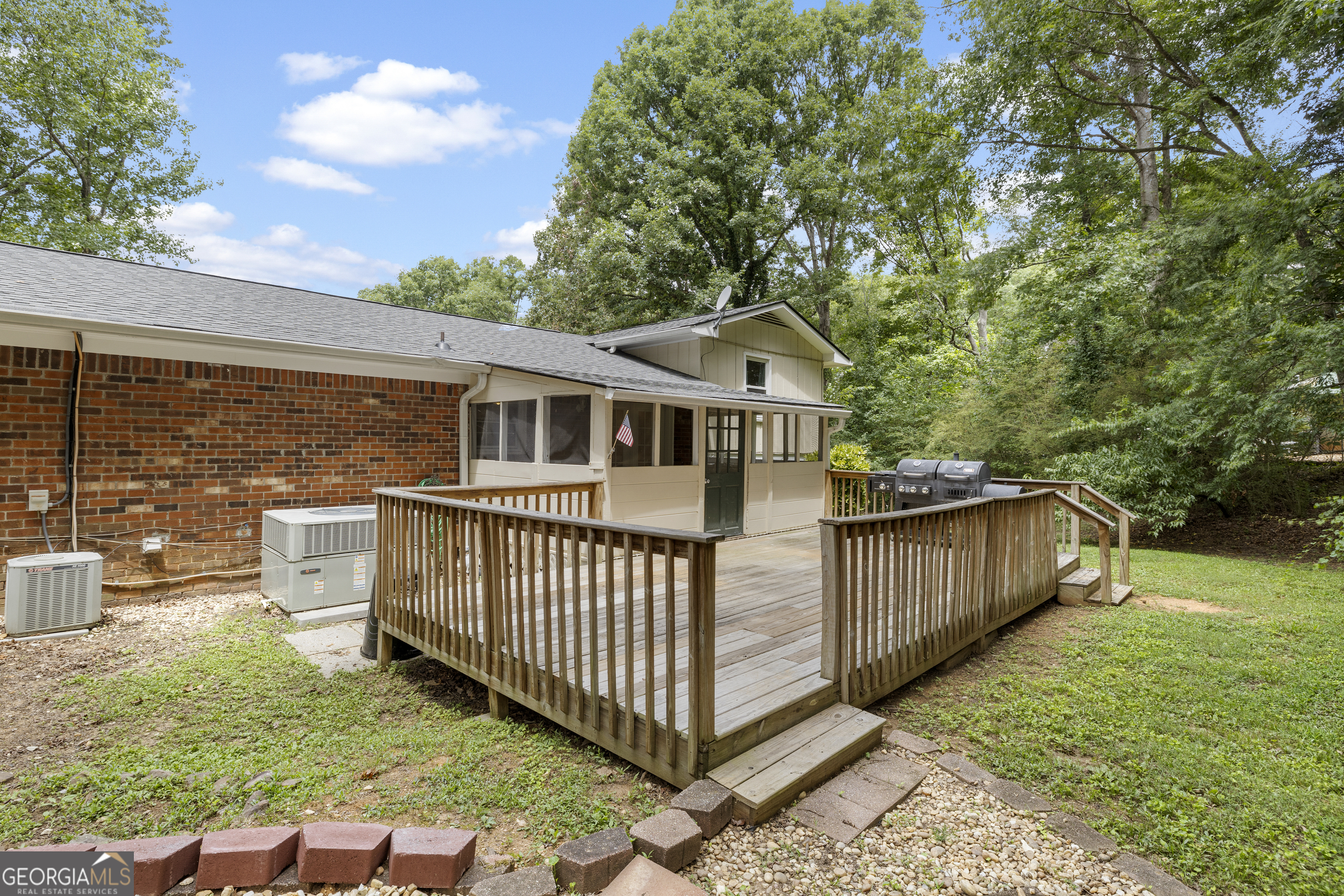 10 Thrushwood Road Ne Property Photo 26