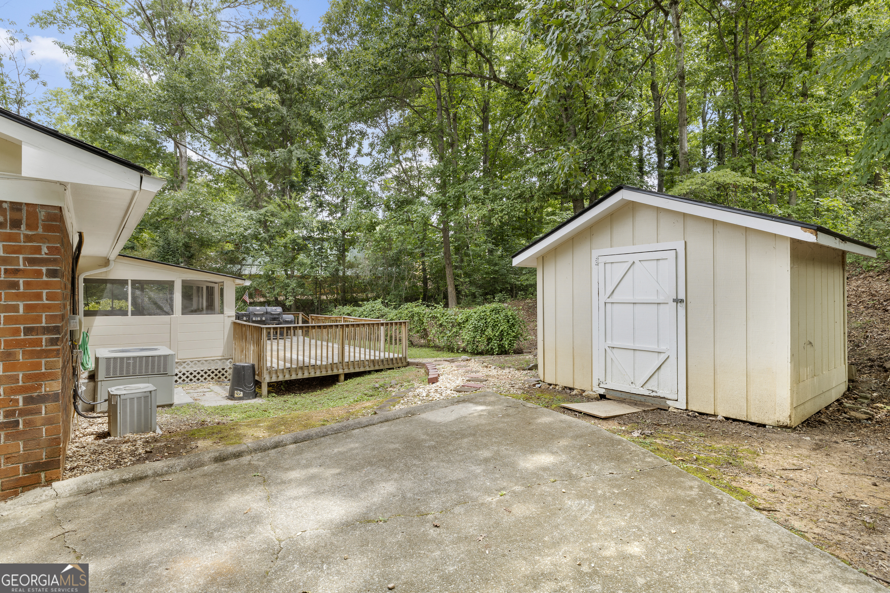 10 Thrushwood Road Ne Property Photo 27