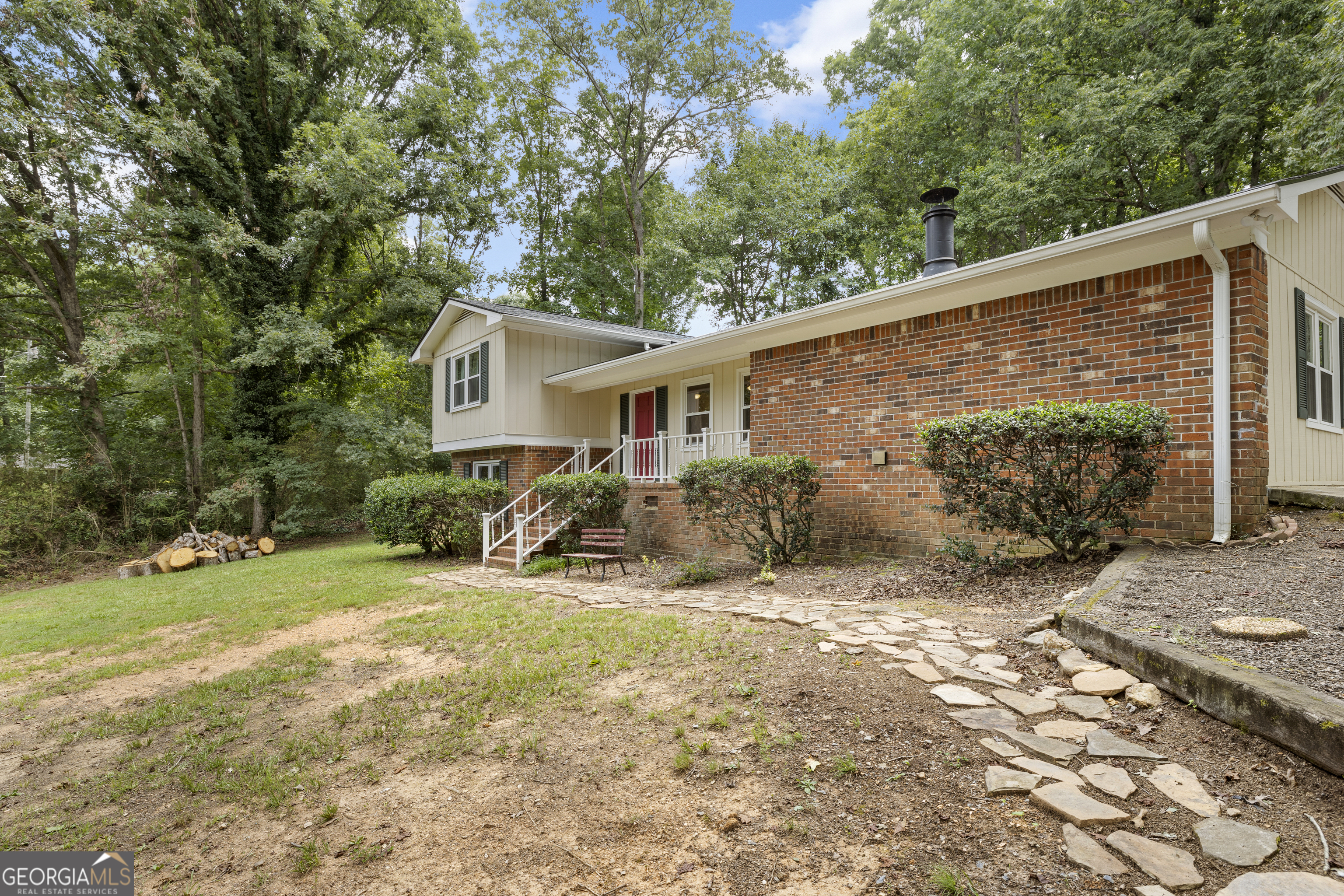10 Thrushwood Road Ne Property Photo 28