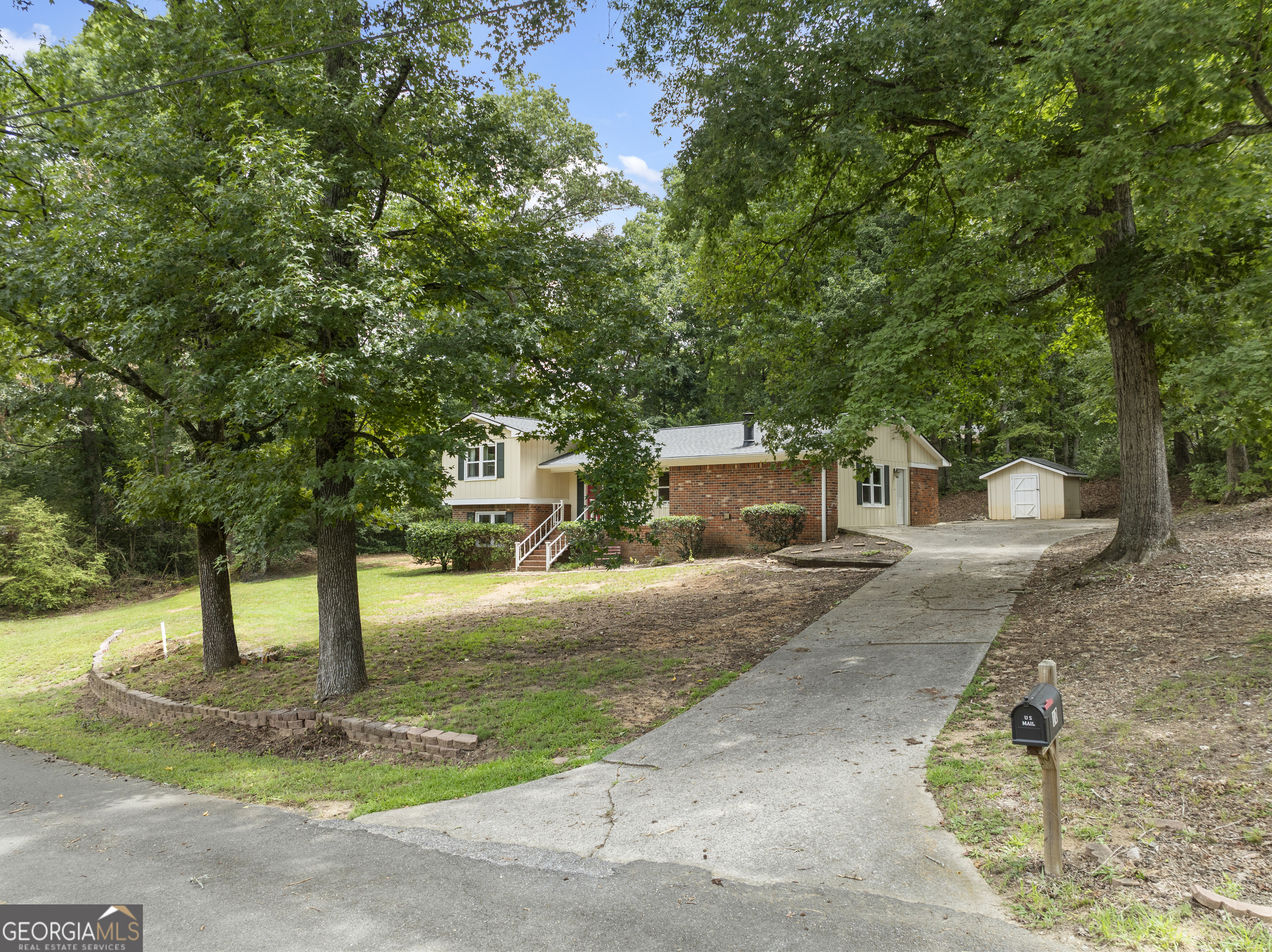 10 Thrushwood Road Ne Property Photo 34