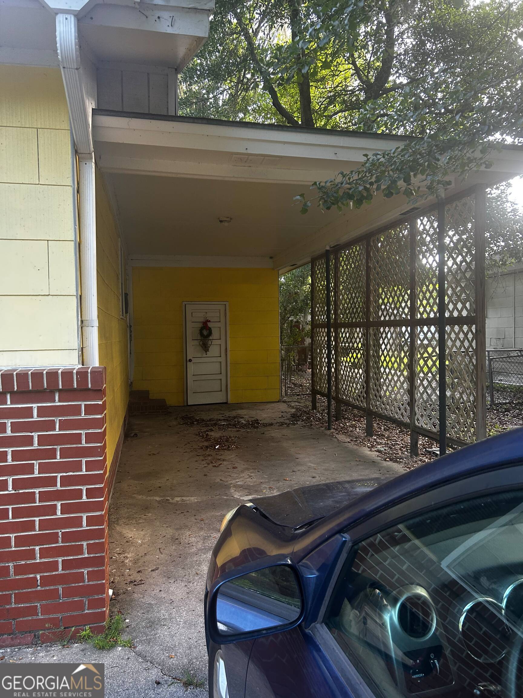 2108 E 60th Street Property Photo 2