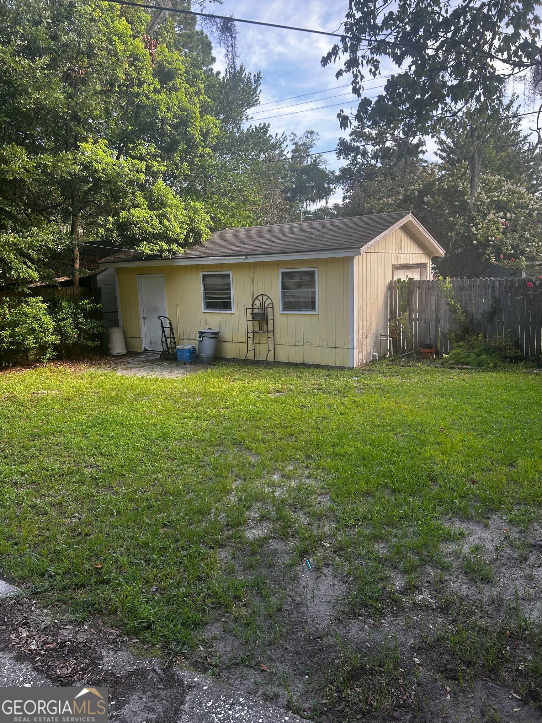 2108 E 60th Street Property Photo 4