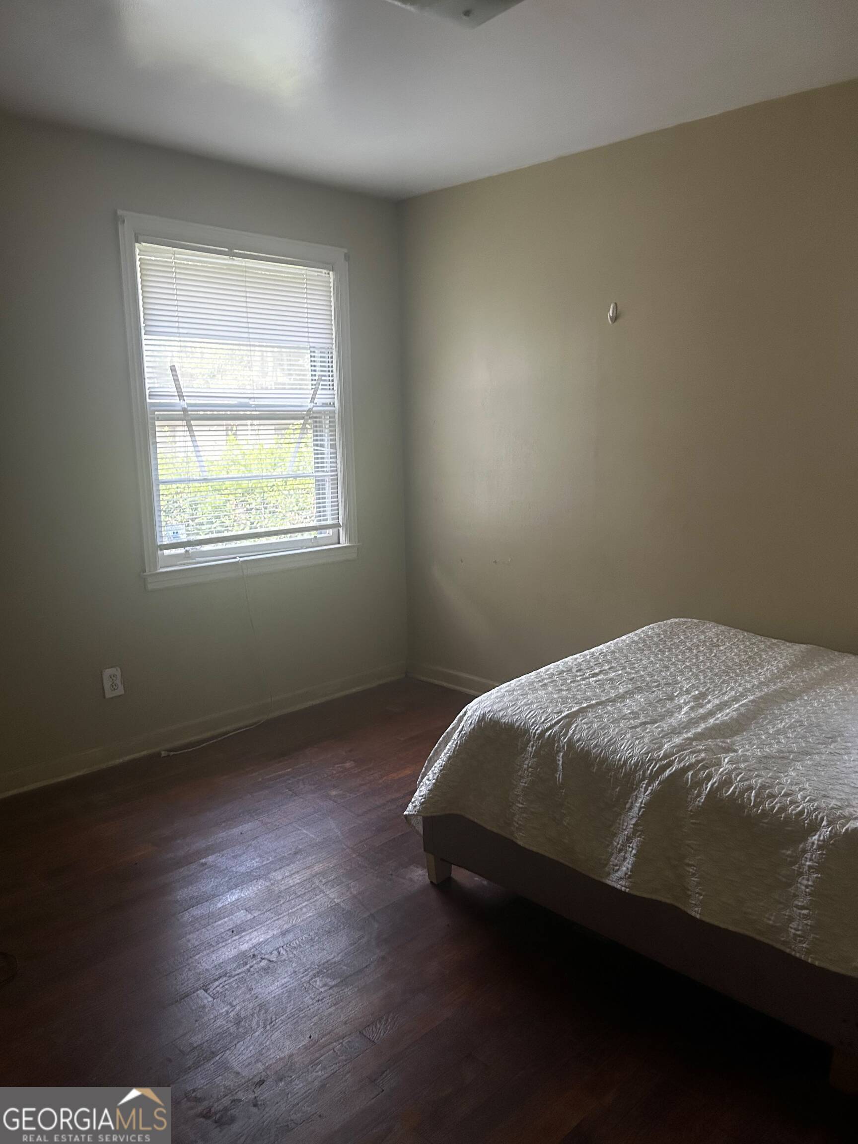 2108 E 60th Street Property Photo 15