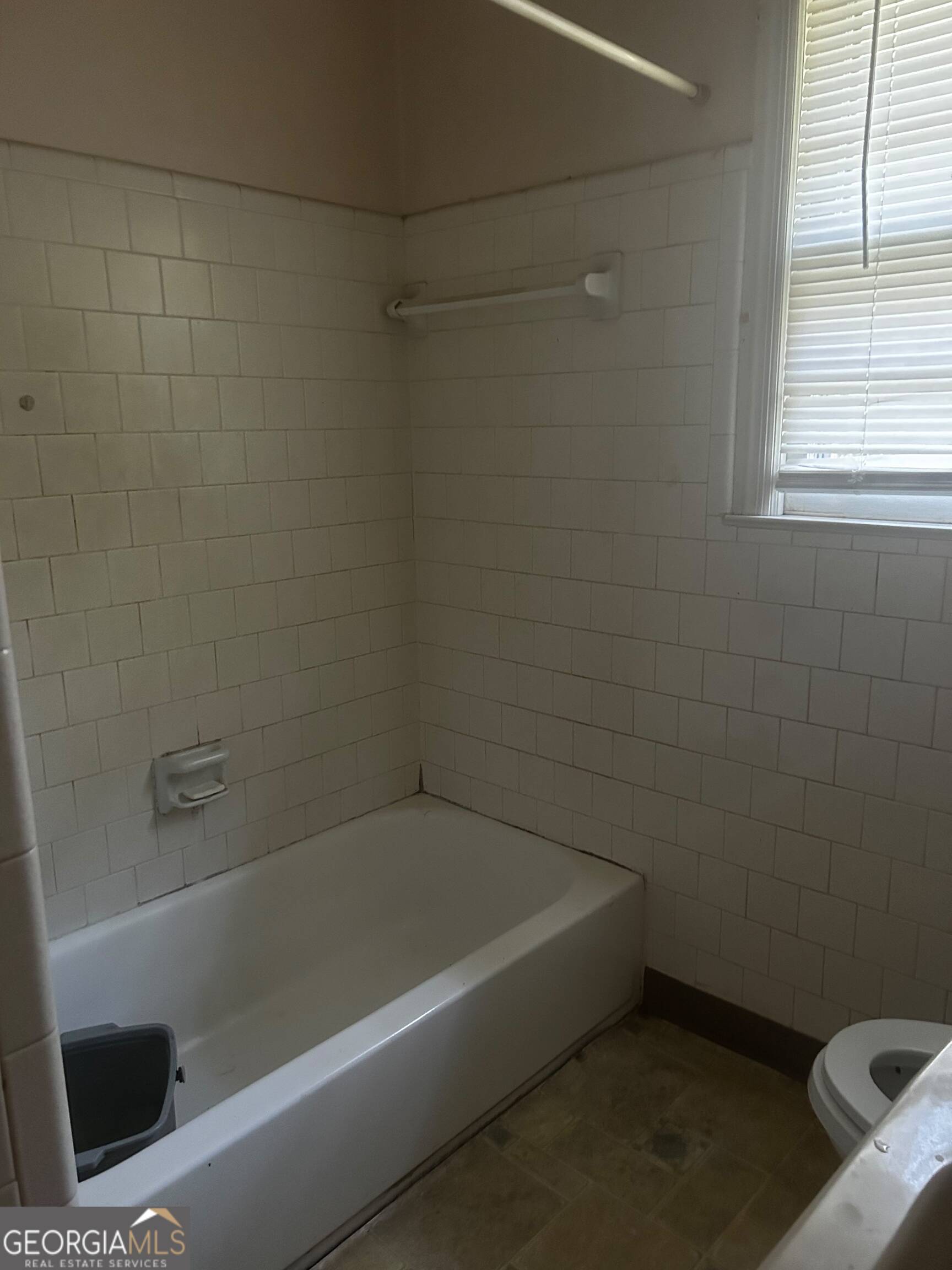 2108 E 60th Street Property Photo 16