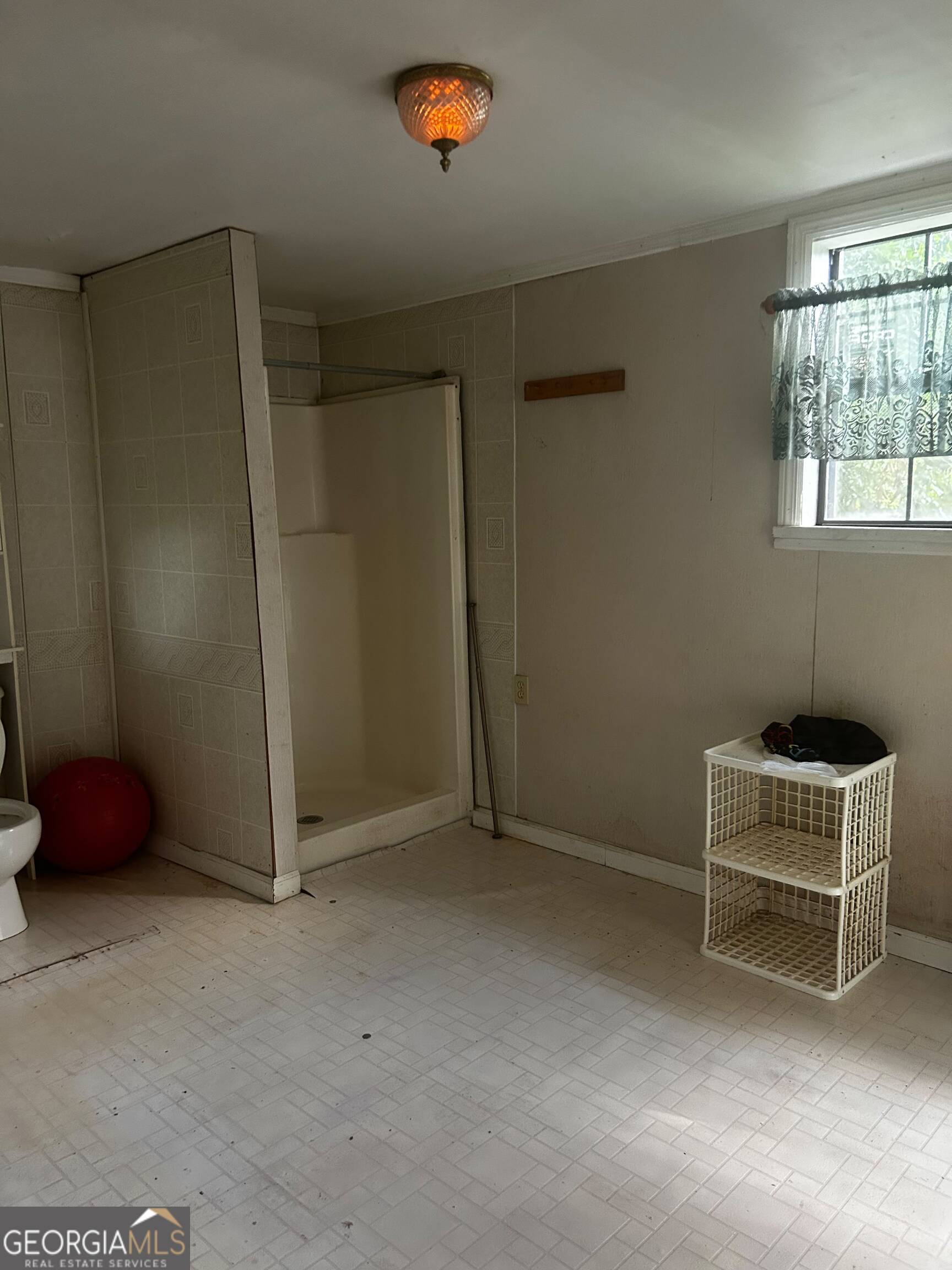 2108 E 60th Street Property Photo 19