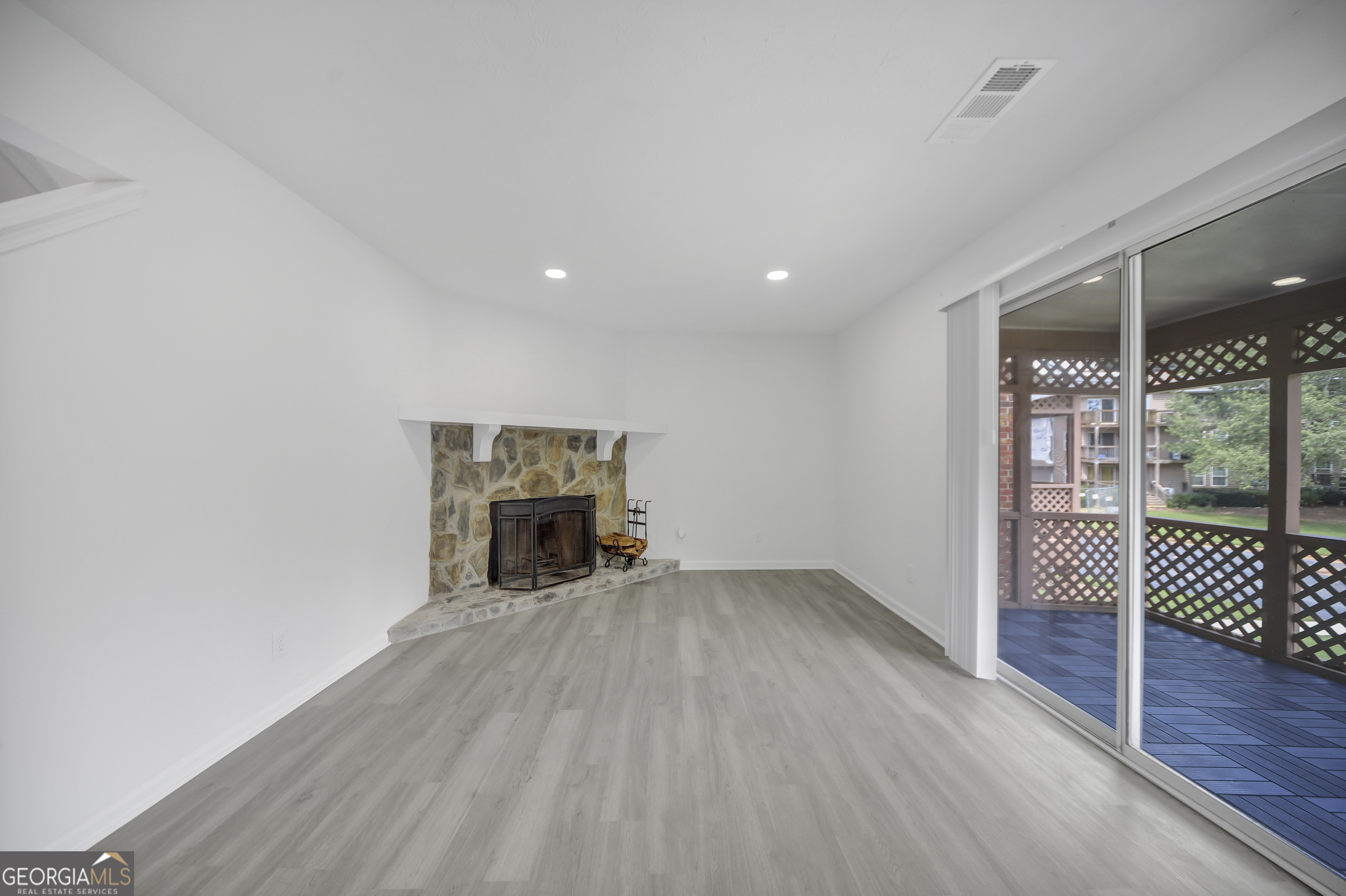 330 Quail Run Property Photo 3