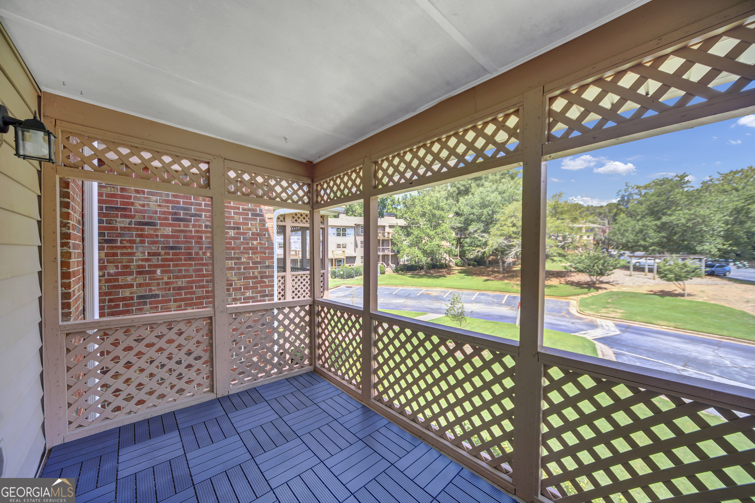 330 Quail Run Property Photo 6