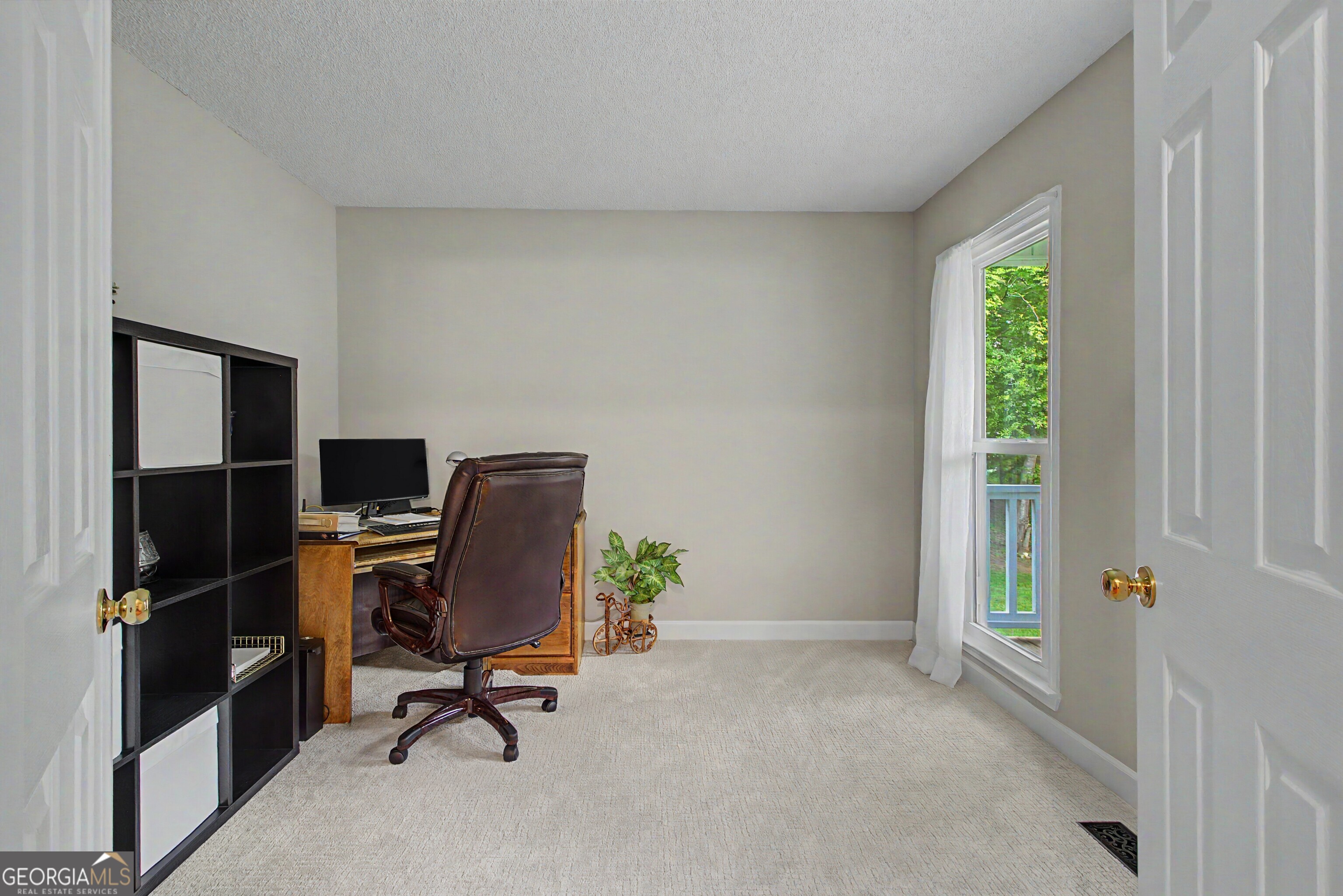 140 Thomas Crossing Drive Property Photo 13