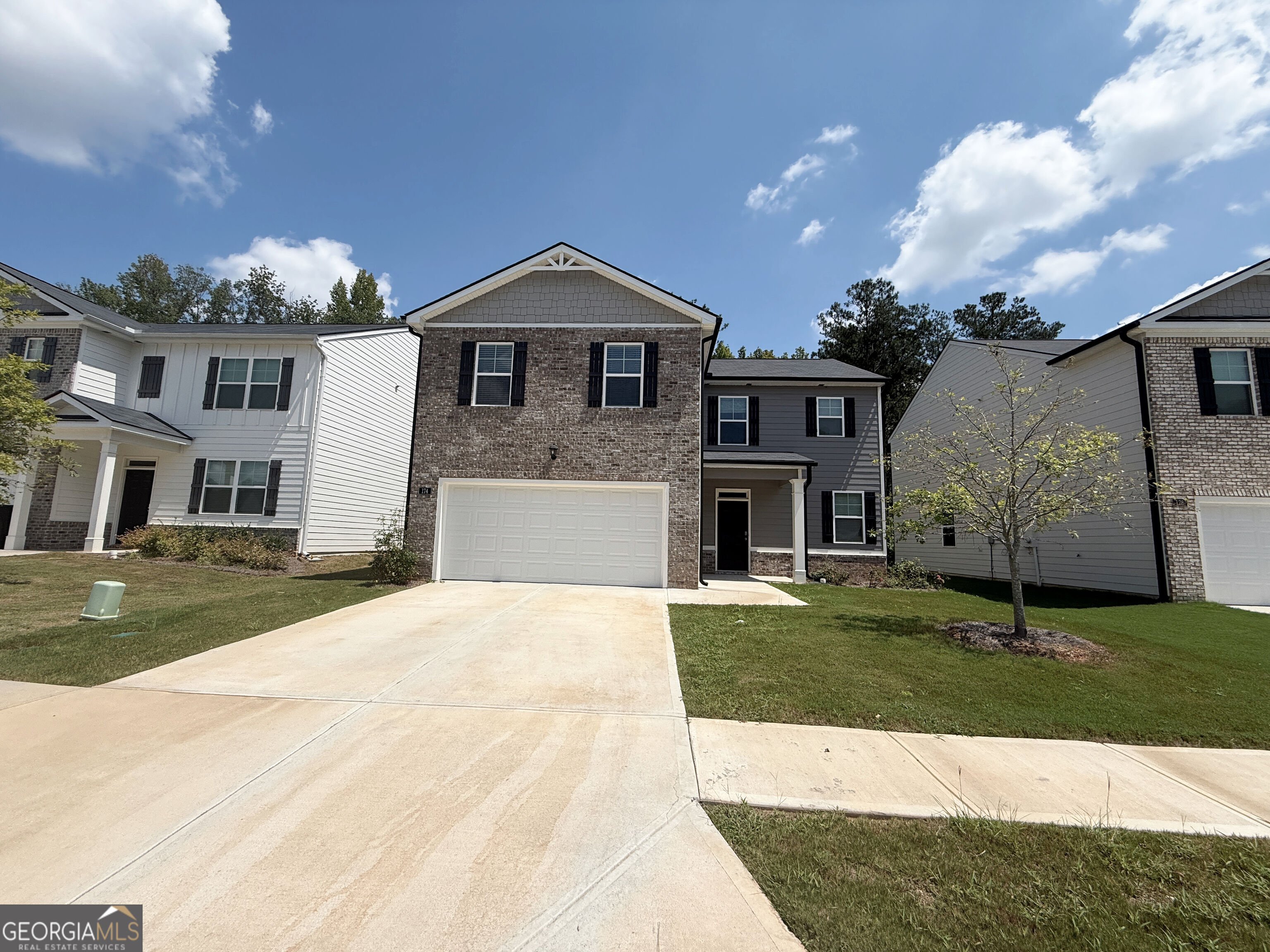 174 Woodbrook Trail Property Photo 2