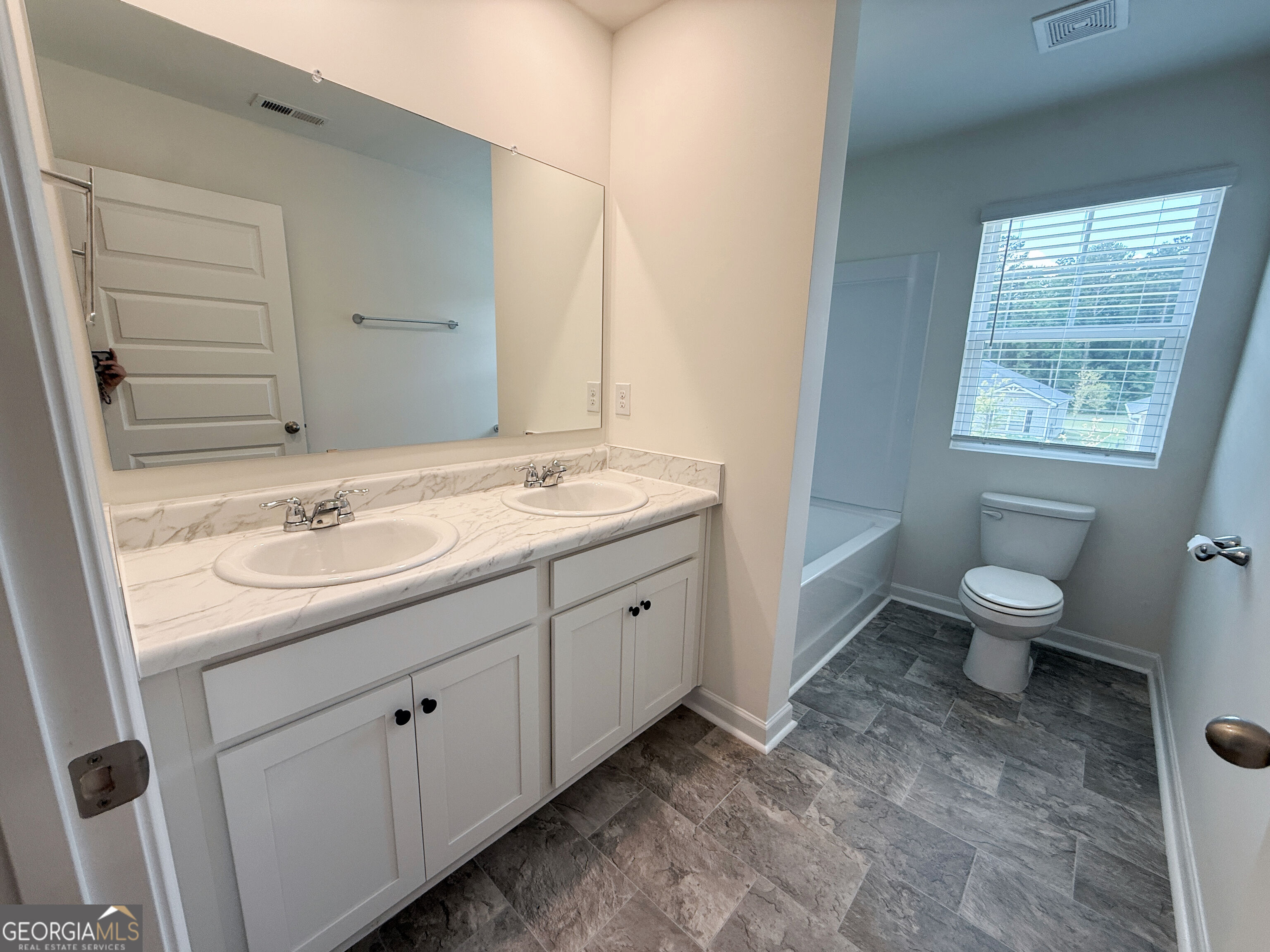 174 Woodbrook Trail Property Photo 42