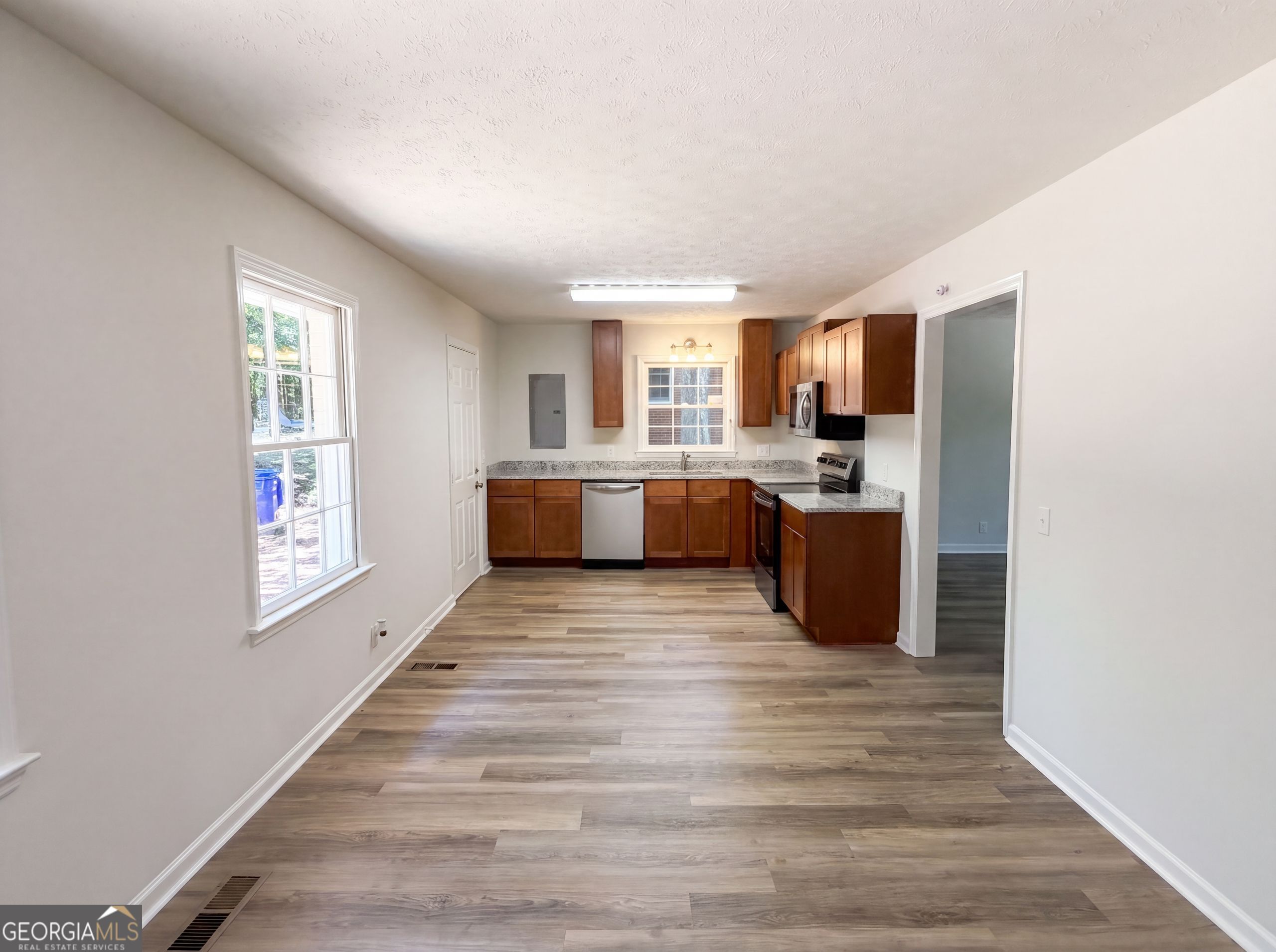537 Green Street Property Photo 2