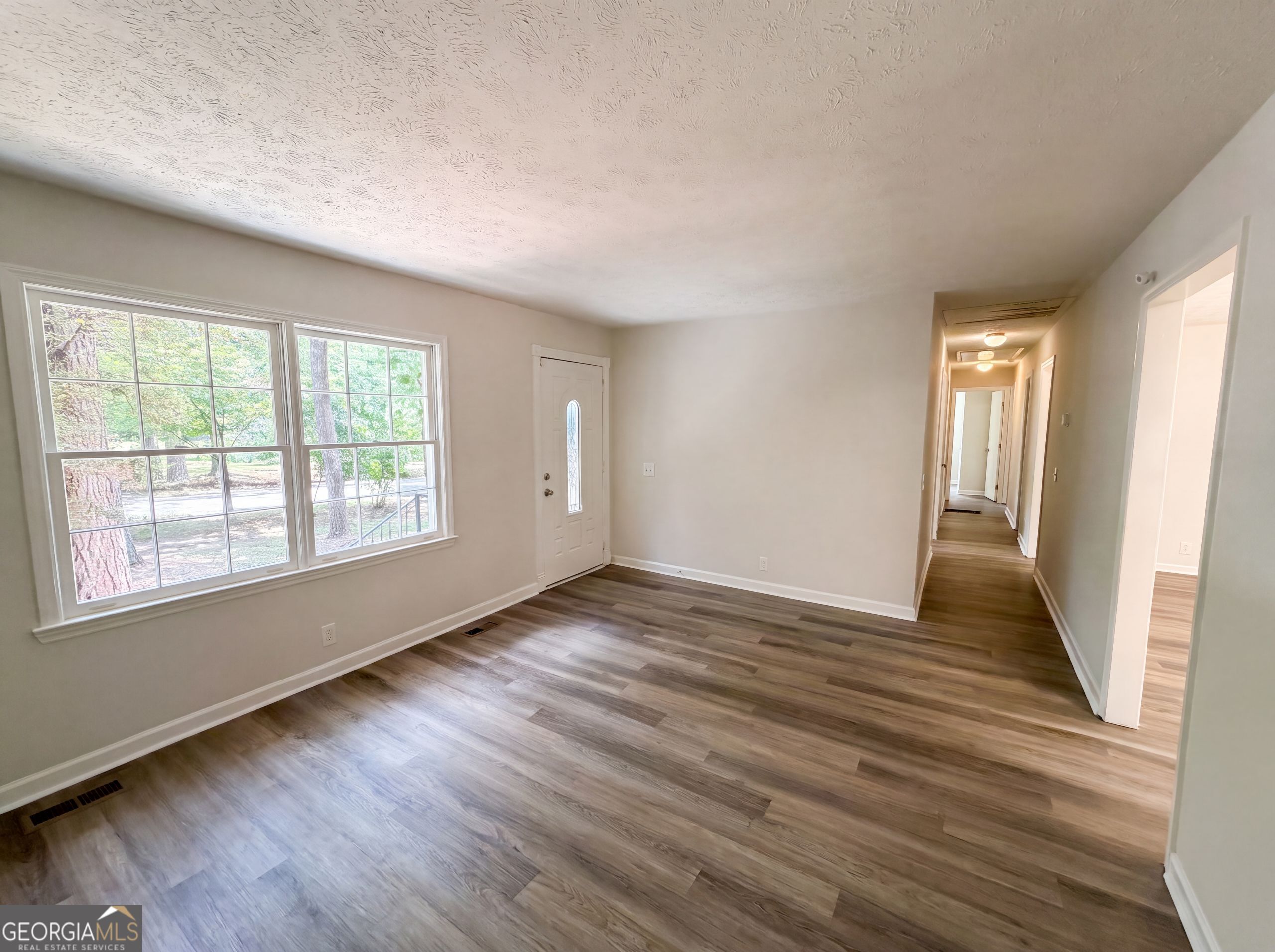 537 Green Street Property Photo 5