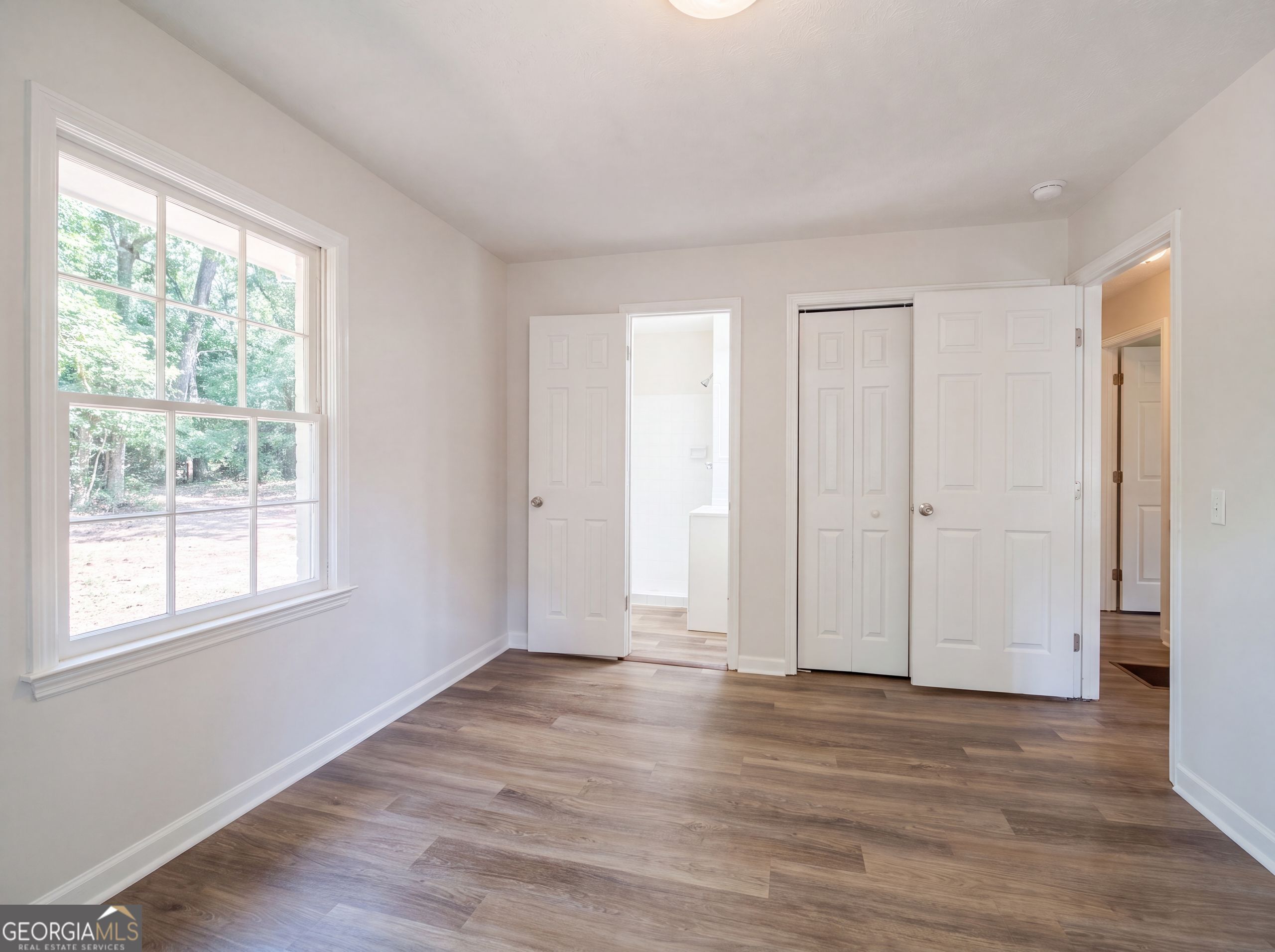 537 Green Street Property Photo 9