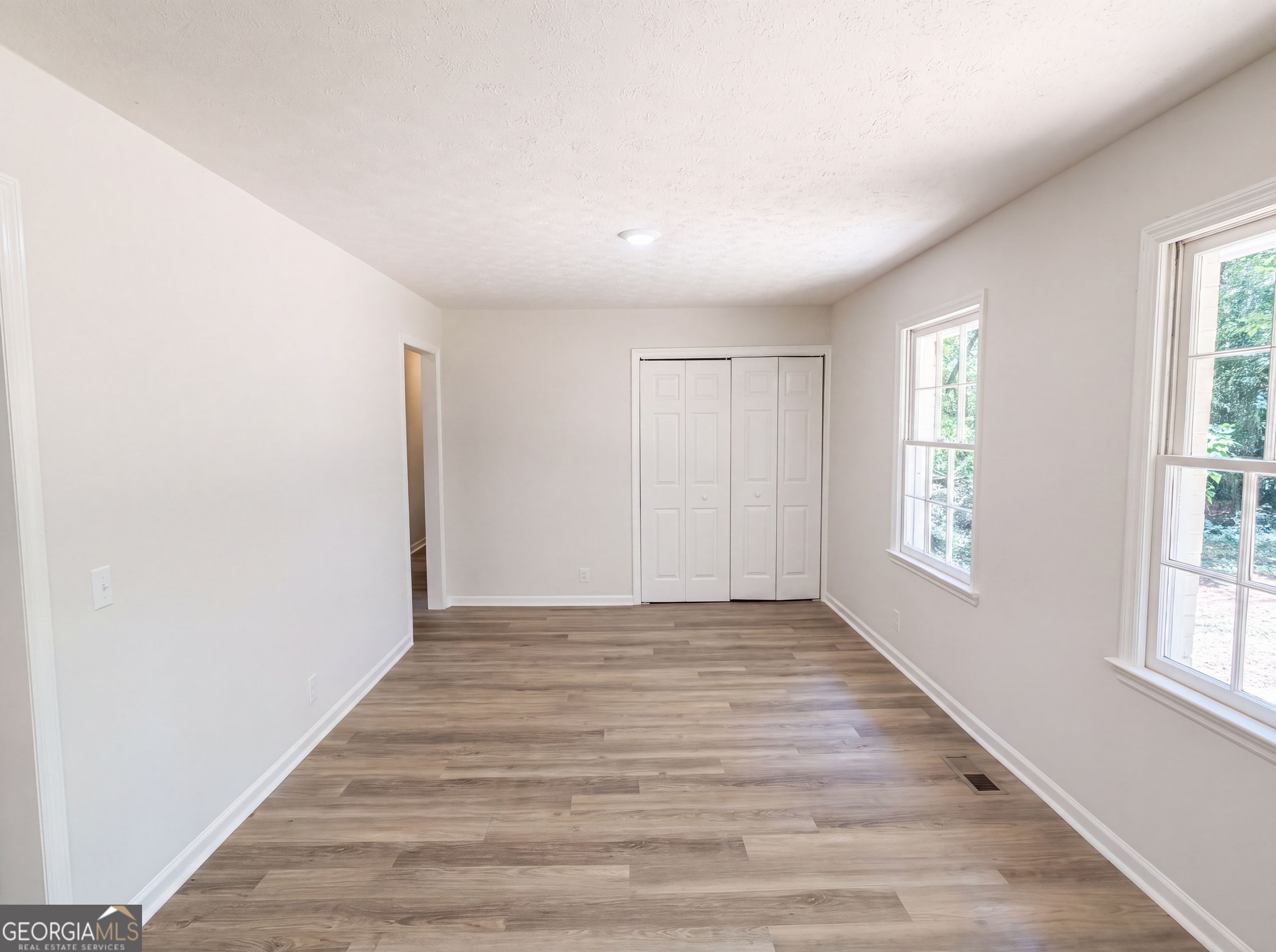 537 Green Street Property Photo 13