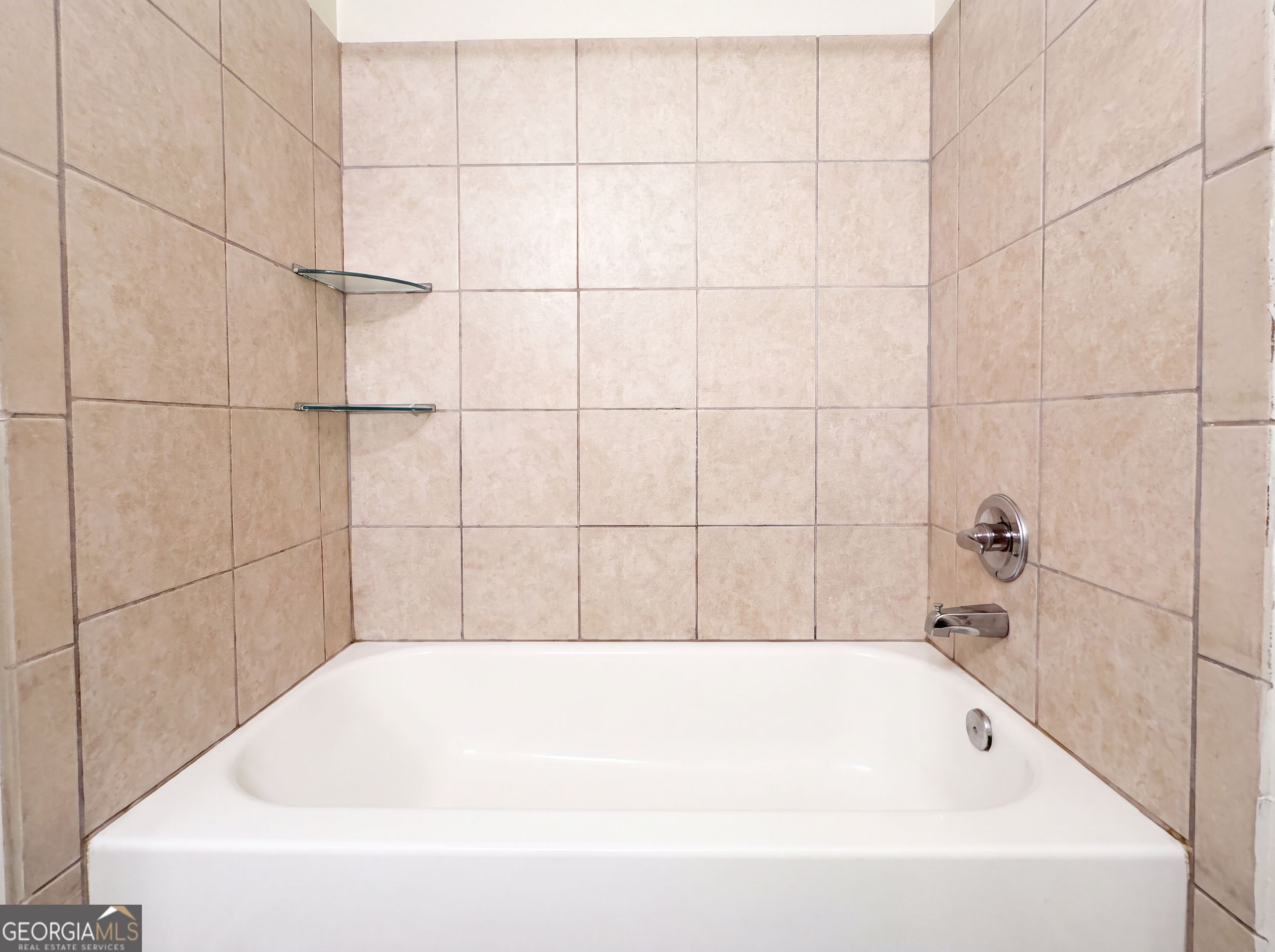 537 Green Street Property Photo 17