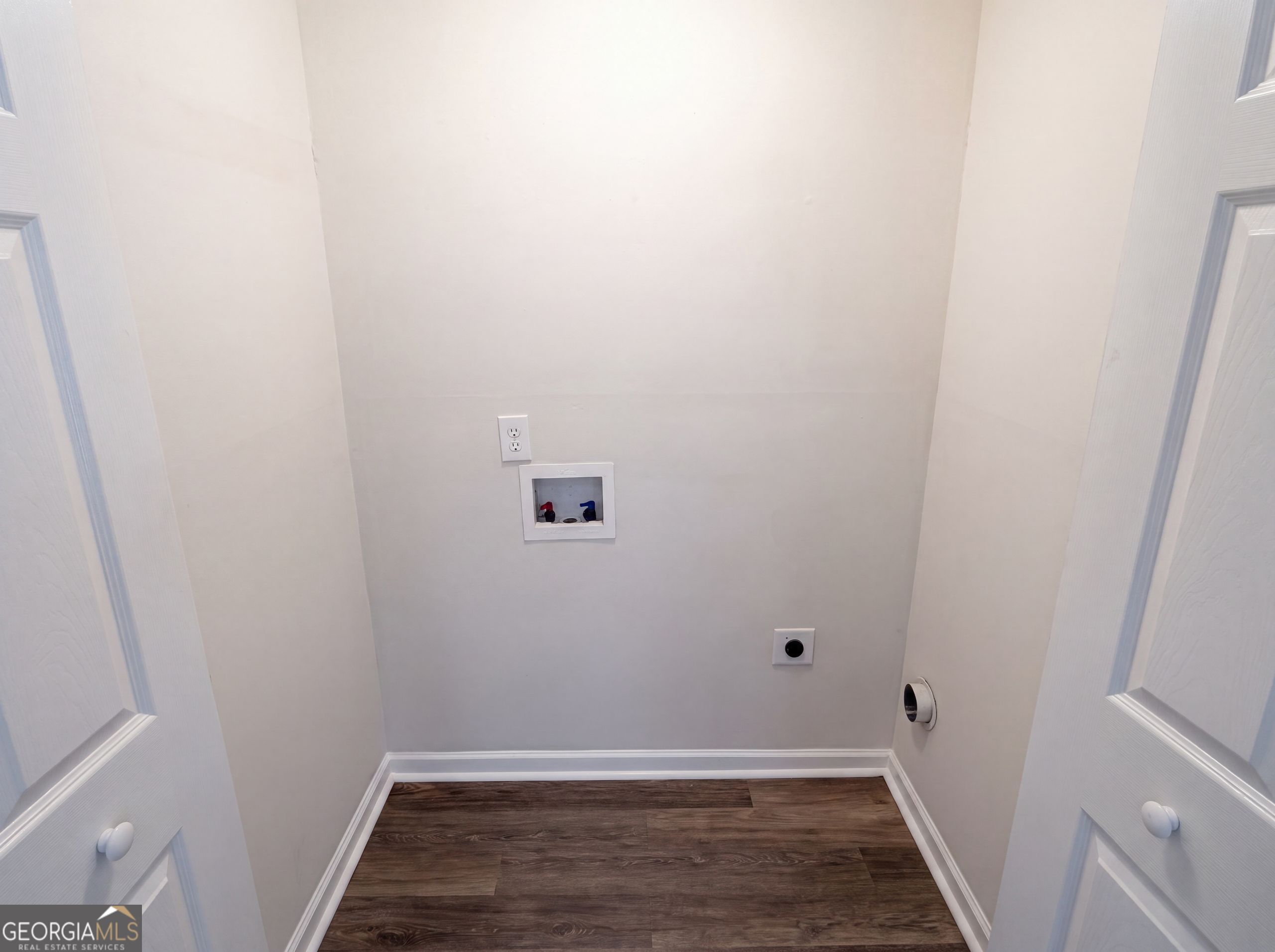 537 Green Street Property Photo 18