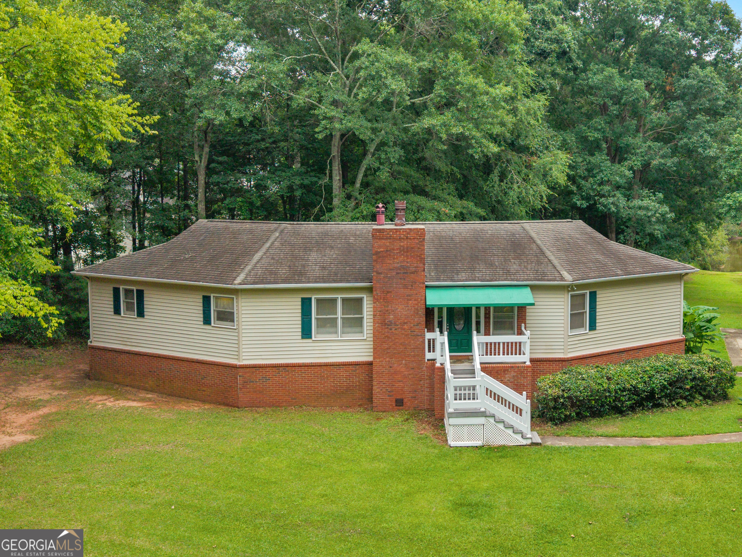 150 Knights Circle Property Photo 2