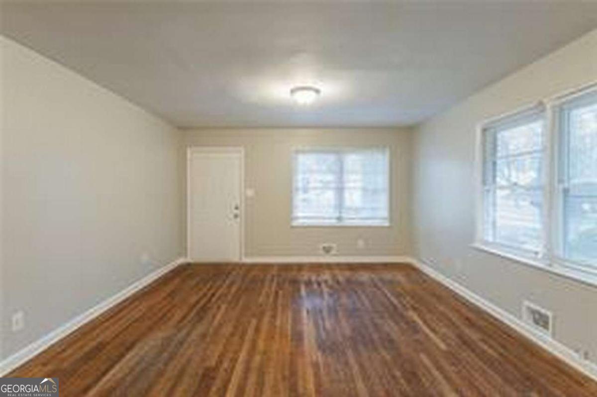 1962 Pine Oak Drive Sw Property Photo 3