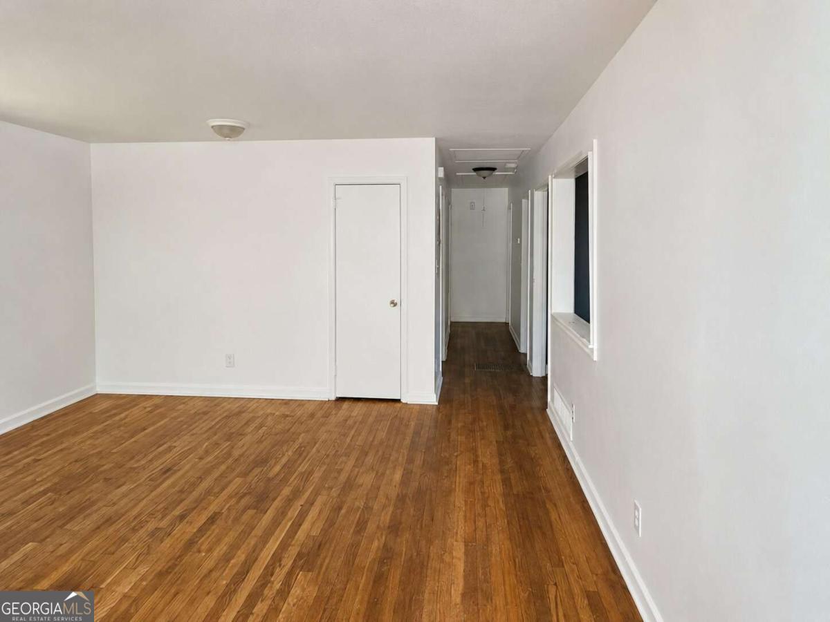 1962 Pine Oak Drive Sw Property Photo 4