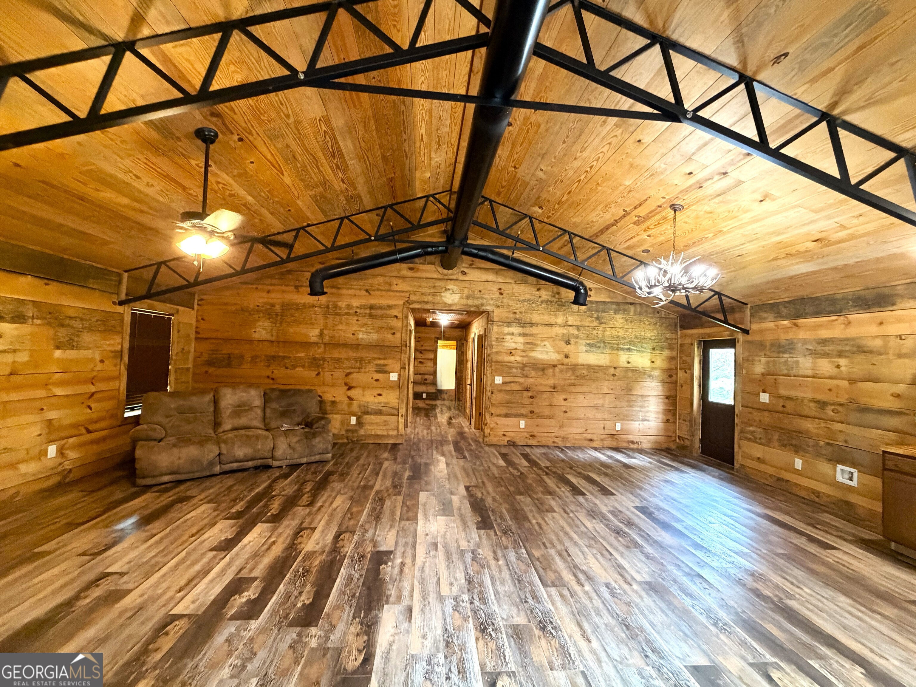 1441 Highway 36 E Property Photo 2