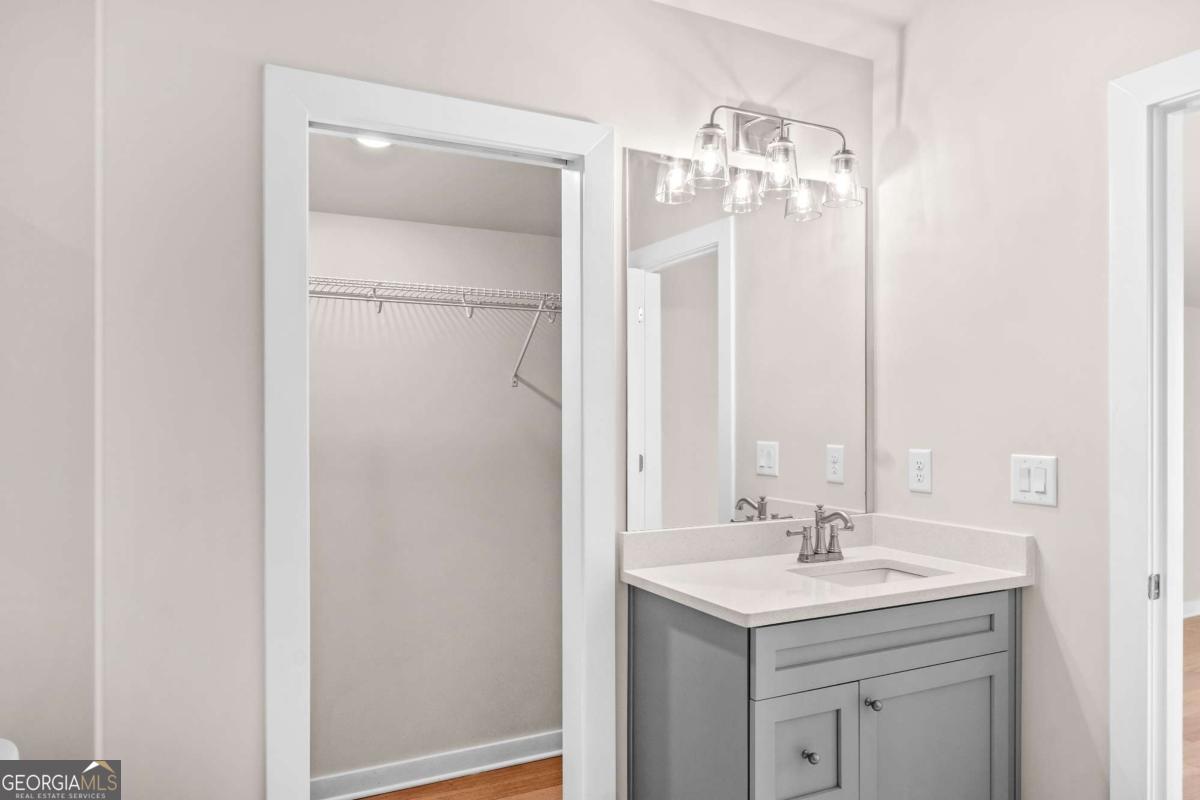 2039 Village Walk Property Photo 37