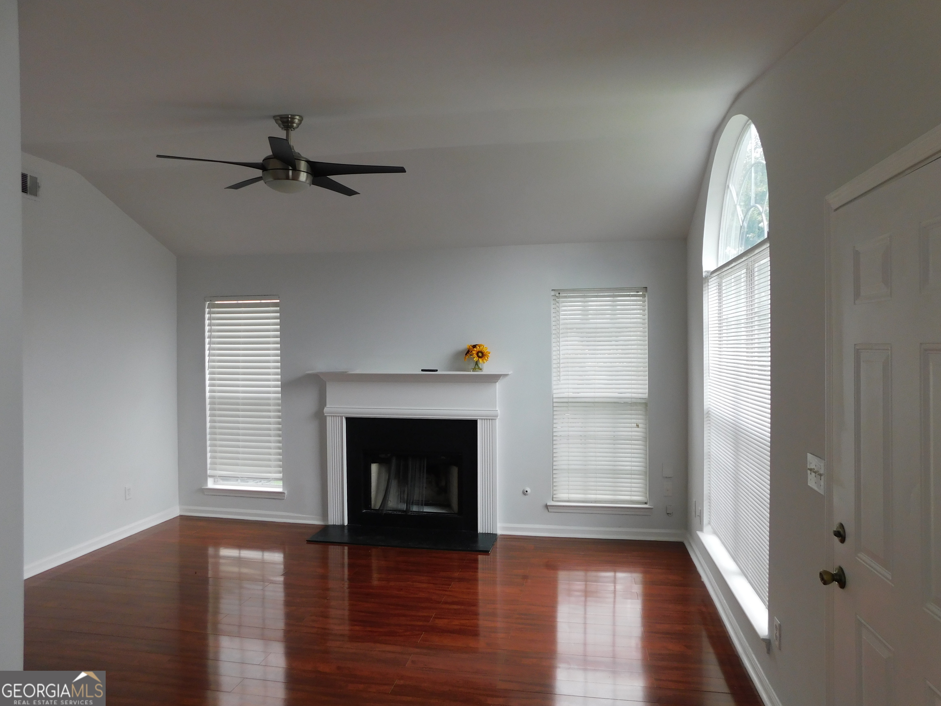 6195 Green Wing Way Property Photo 5