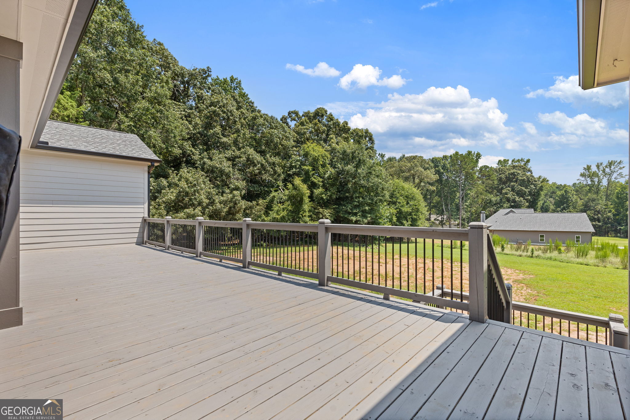 496 Davis Road Property Photo 18