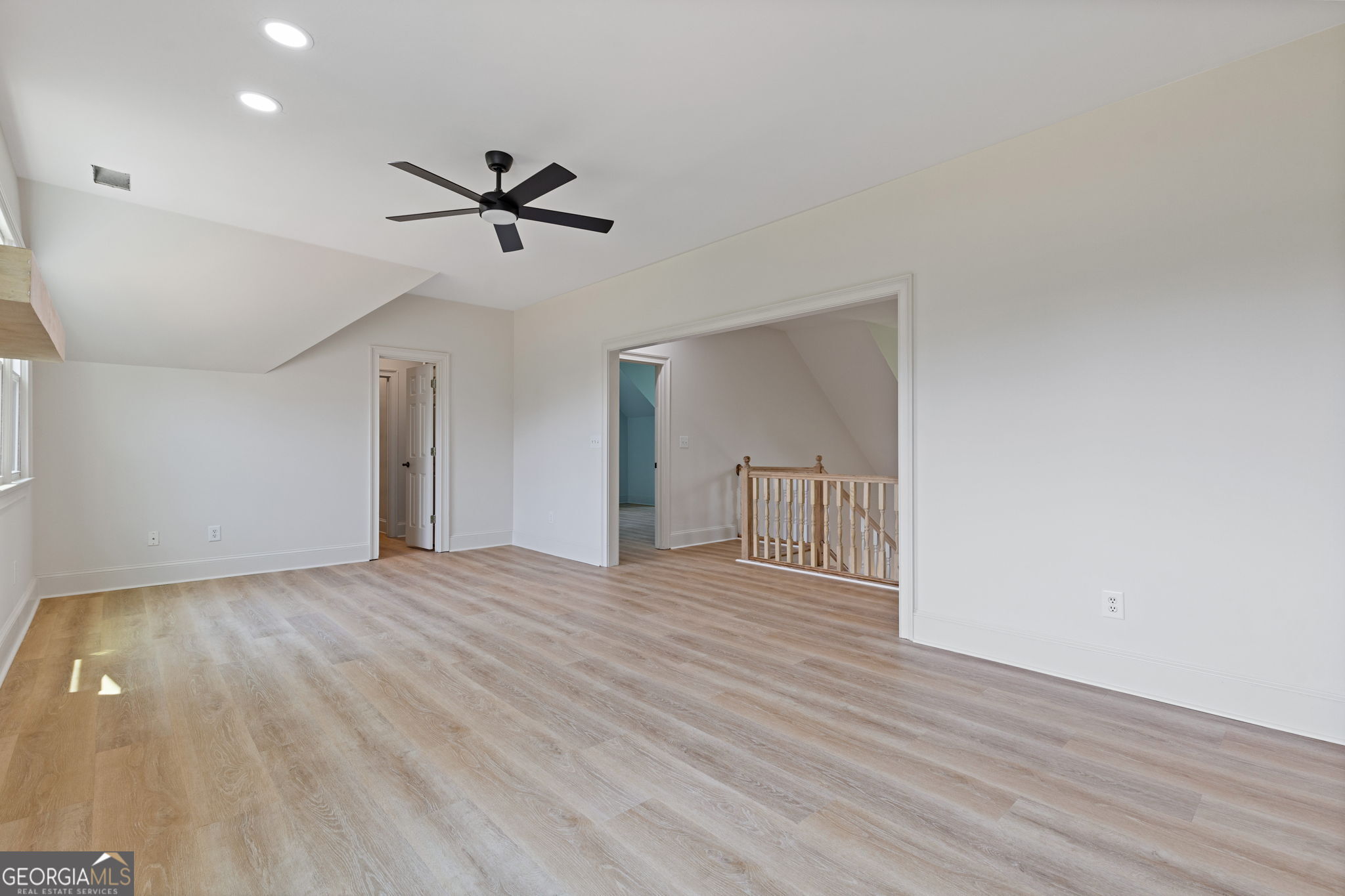496 Davis Road Property Photo 37