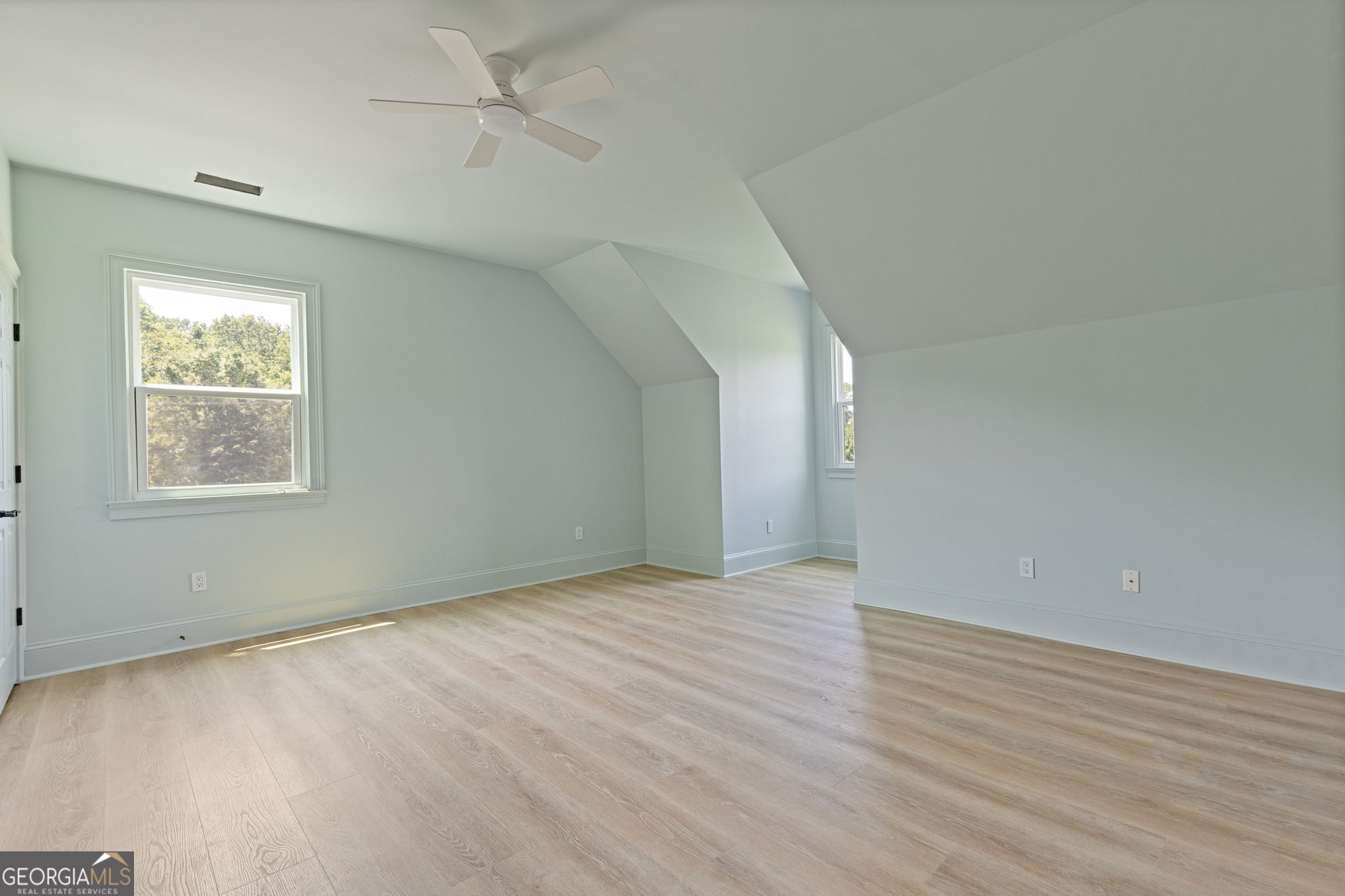 496 Davis Road Property Photo 39