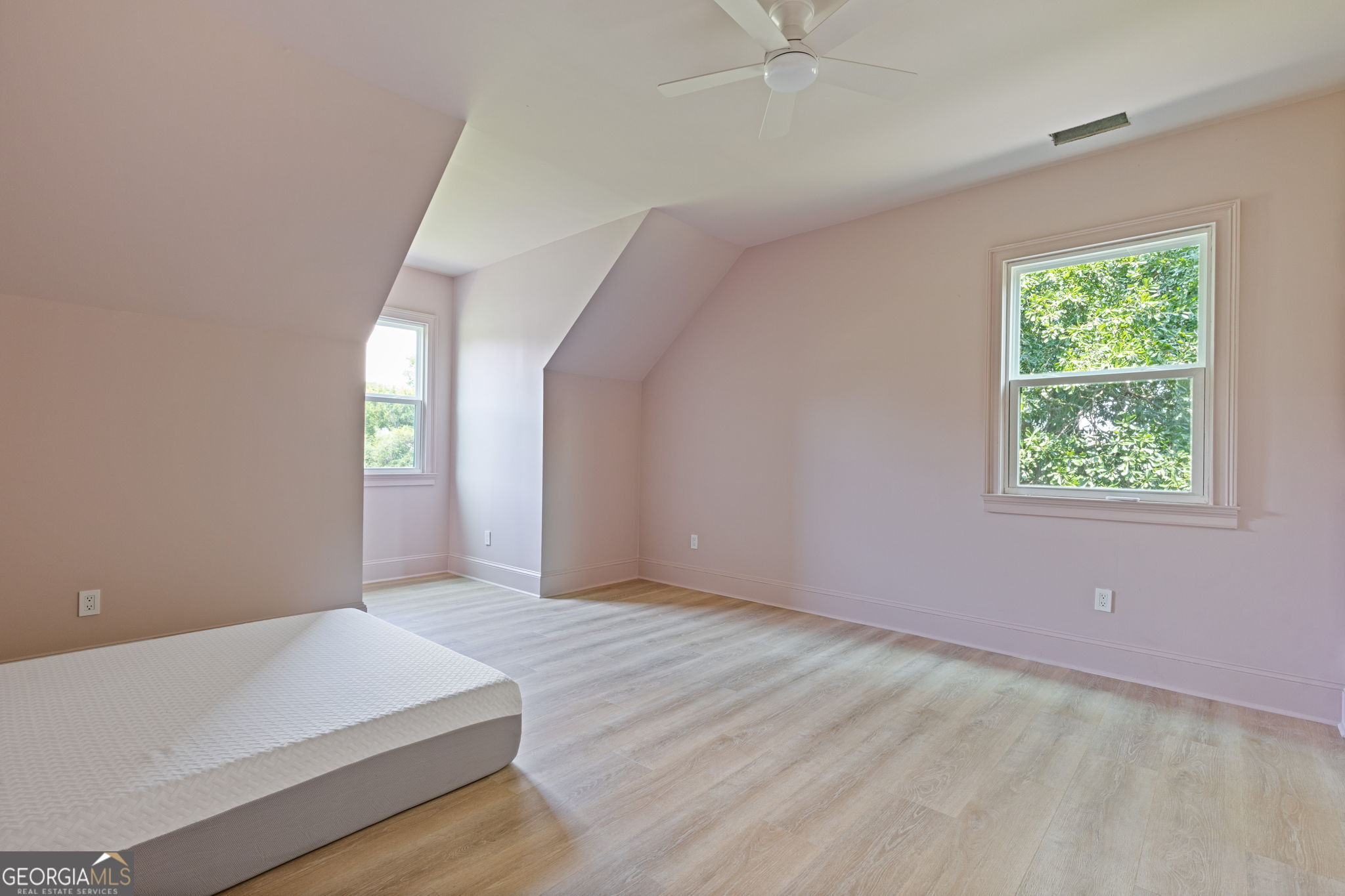 496 Davis Road Property Photo 42