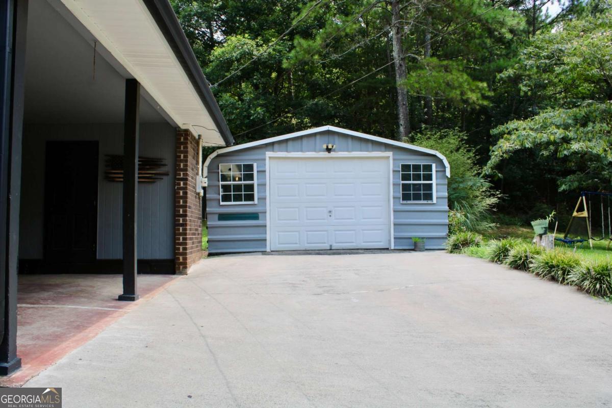 187 Cantrell Drive Sw Property Photo 4