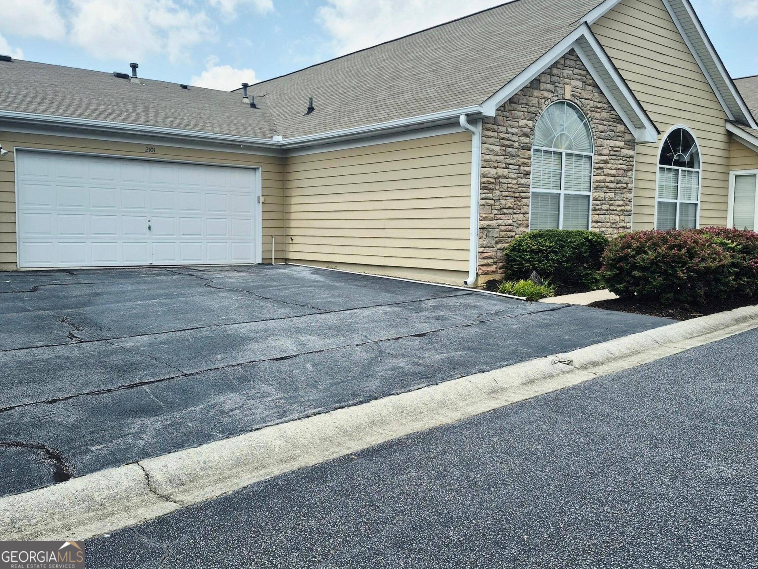 2191 Rockbridge Road Apt 2101 Property Photo 4
