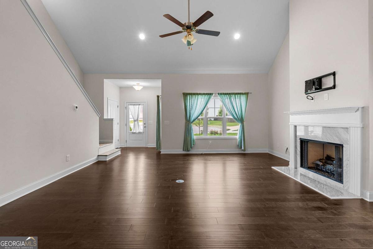 338 Lana Lane Property Photo 7