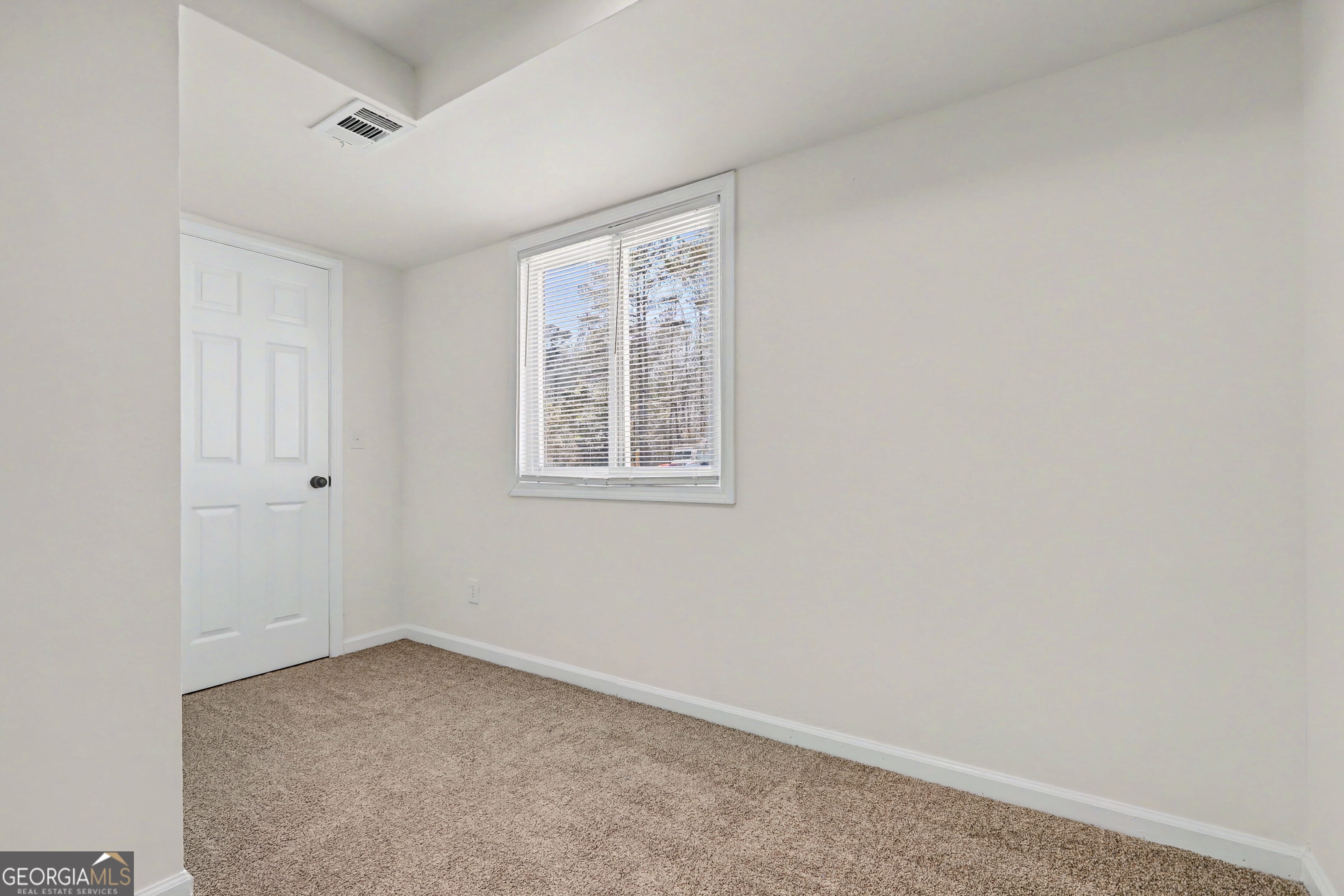 7230 Connell Road Property Photo 14