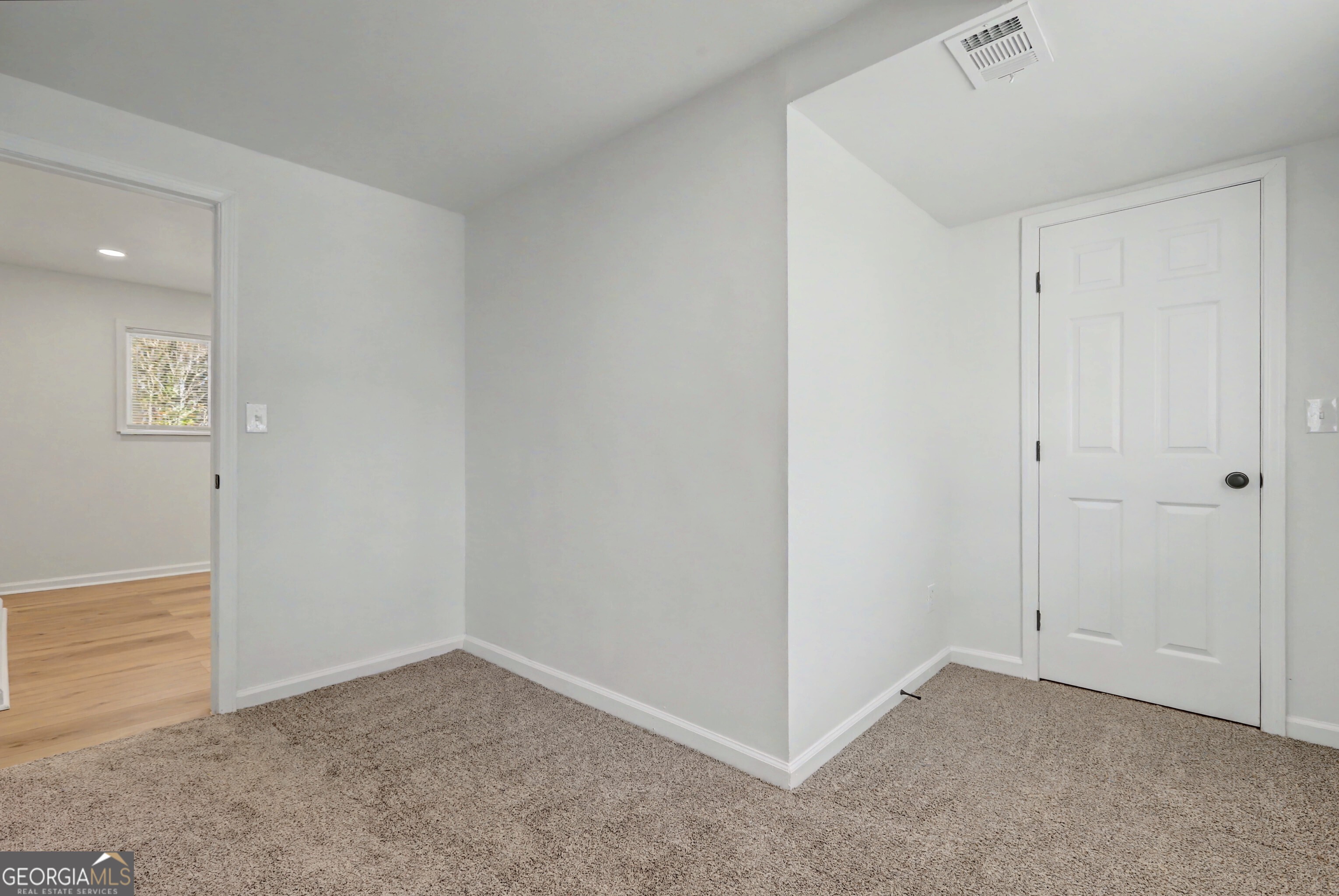 7230 Connell Road Property Photo 15