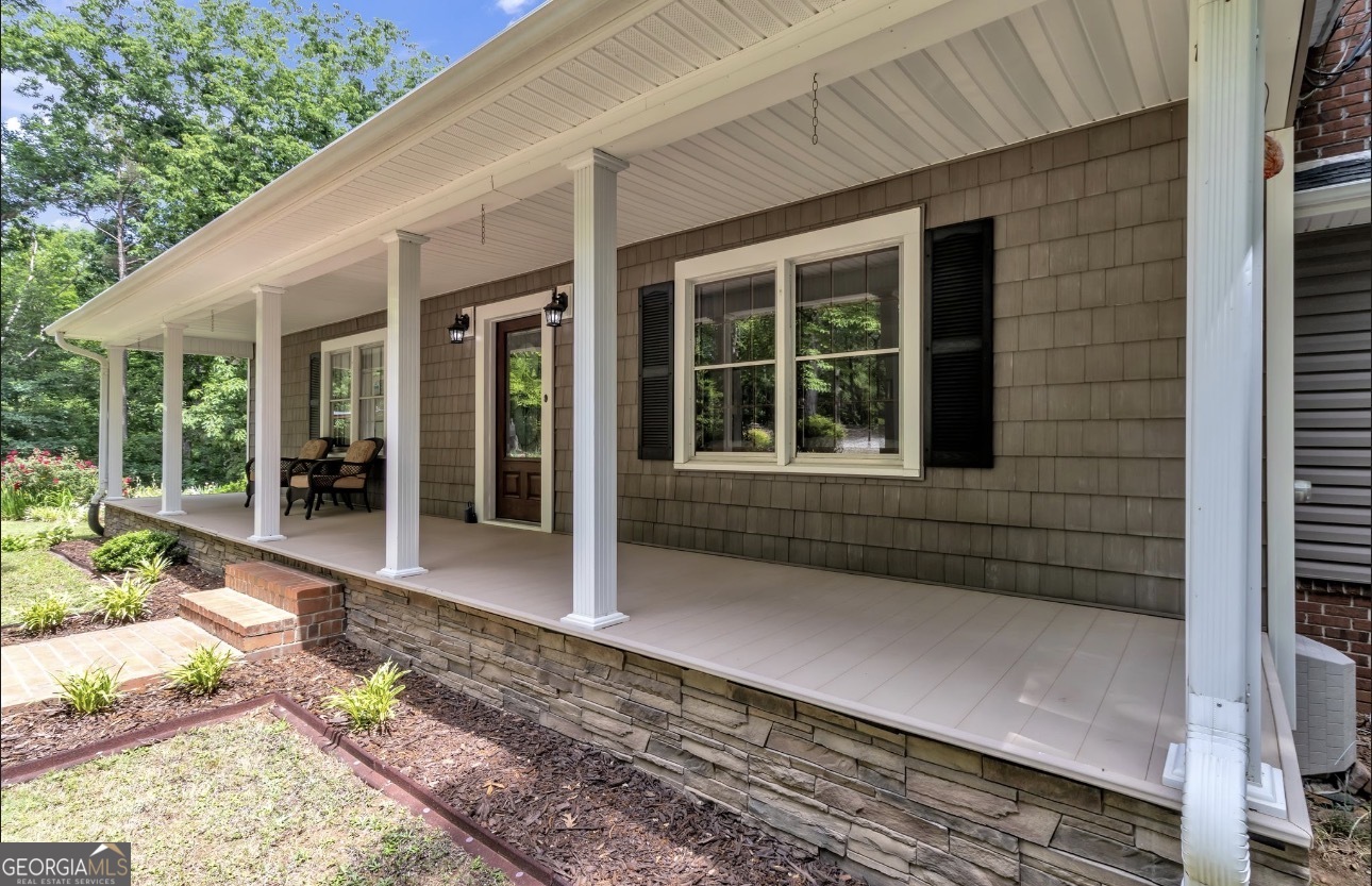 285 Wolf Den Road Property Photo 6