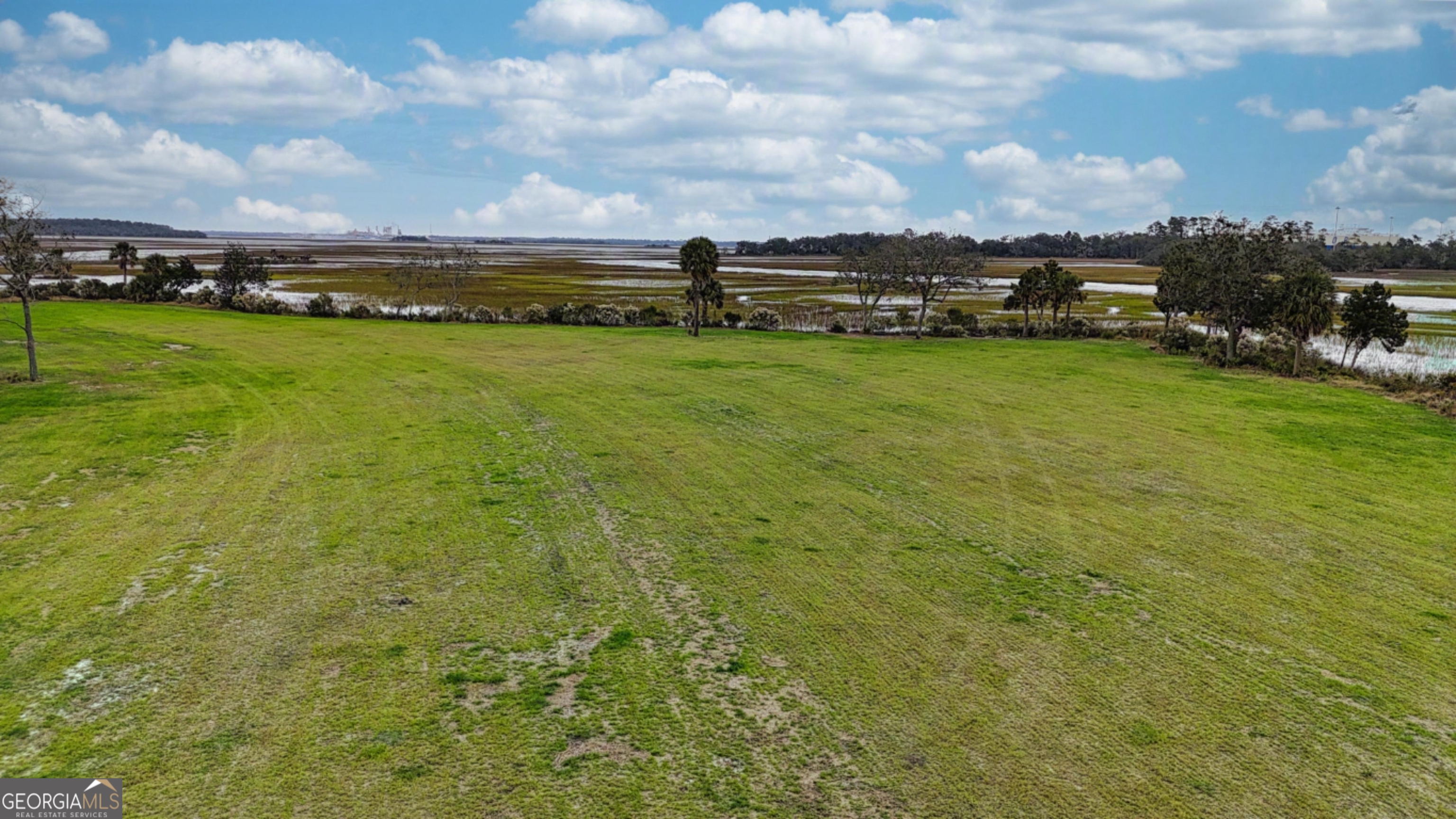 121 Anglers Way Property Photo 9