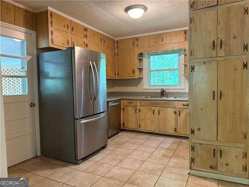 782 Prince Avenue Property Photo 9