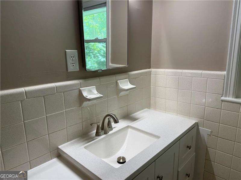 782 Prince Avenue Property Photo 19