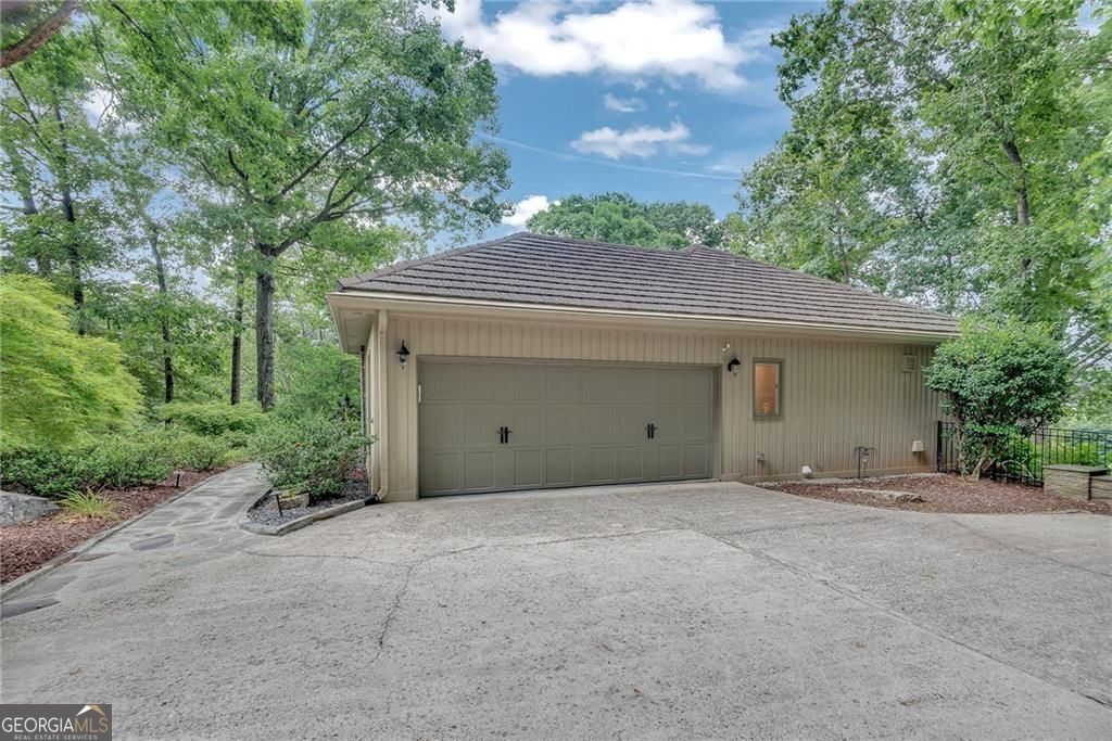4085 Roxburgh Drive Property Photo 6